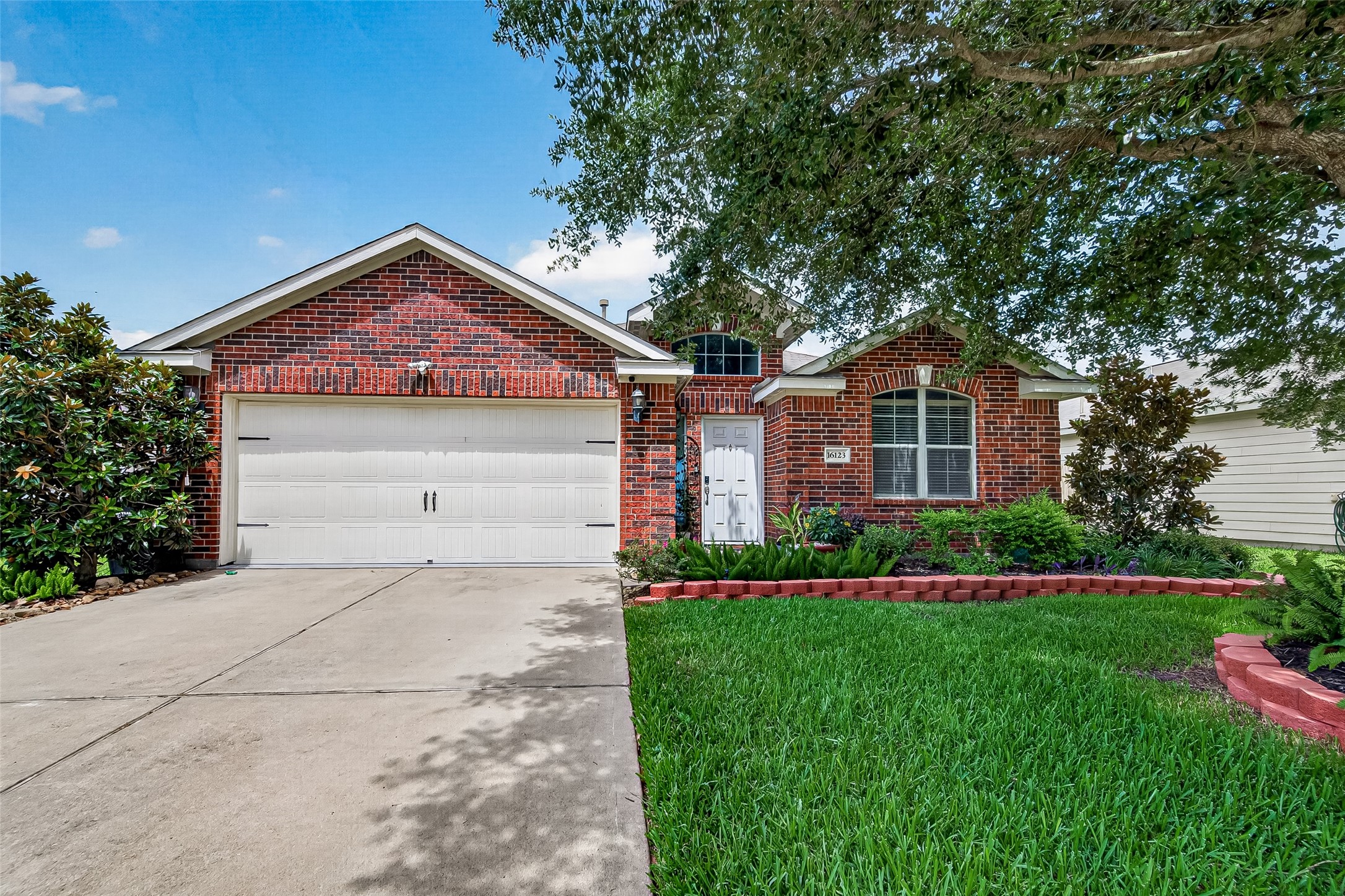 16123 Ducktail Lane Property Photo 5