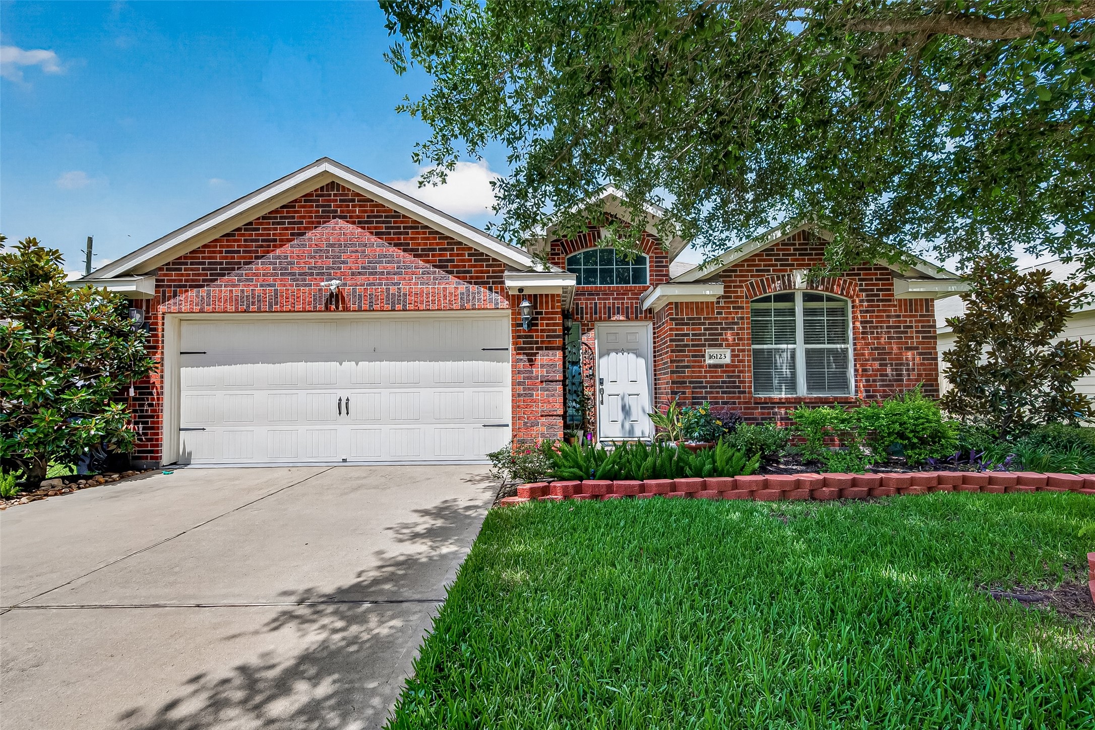 16123 Ducktail Lane Property Photo 6