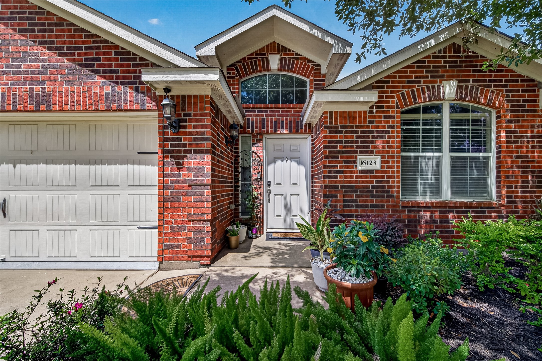 16123 Ducktail Lane Property Photo 7