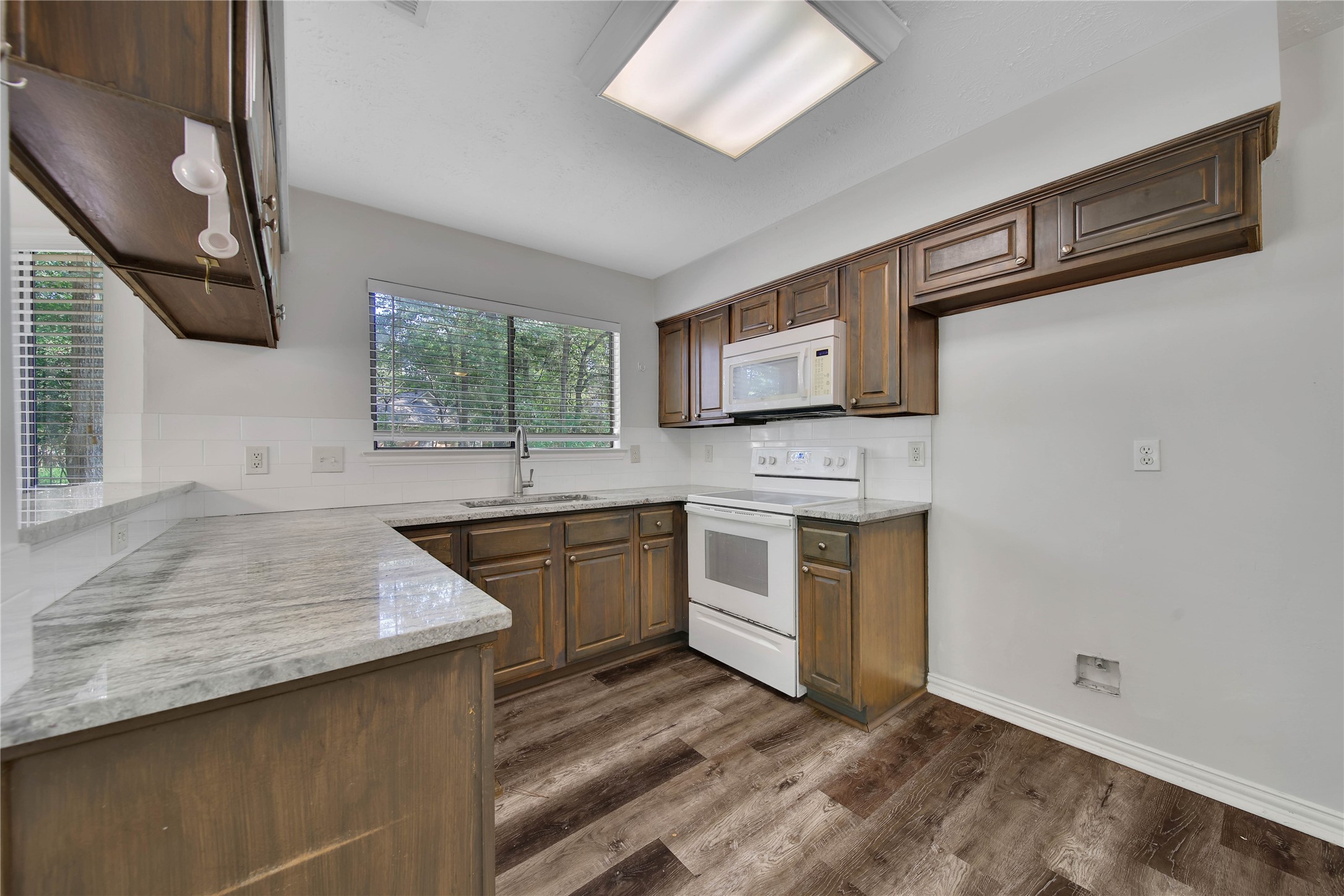 11334 Twain Drive Property Photo 14