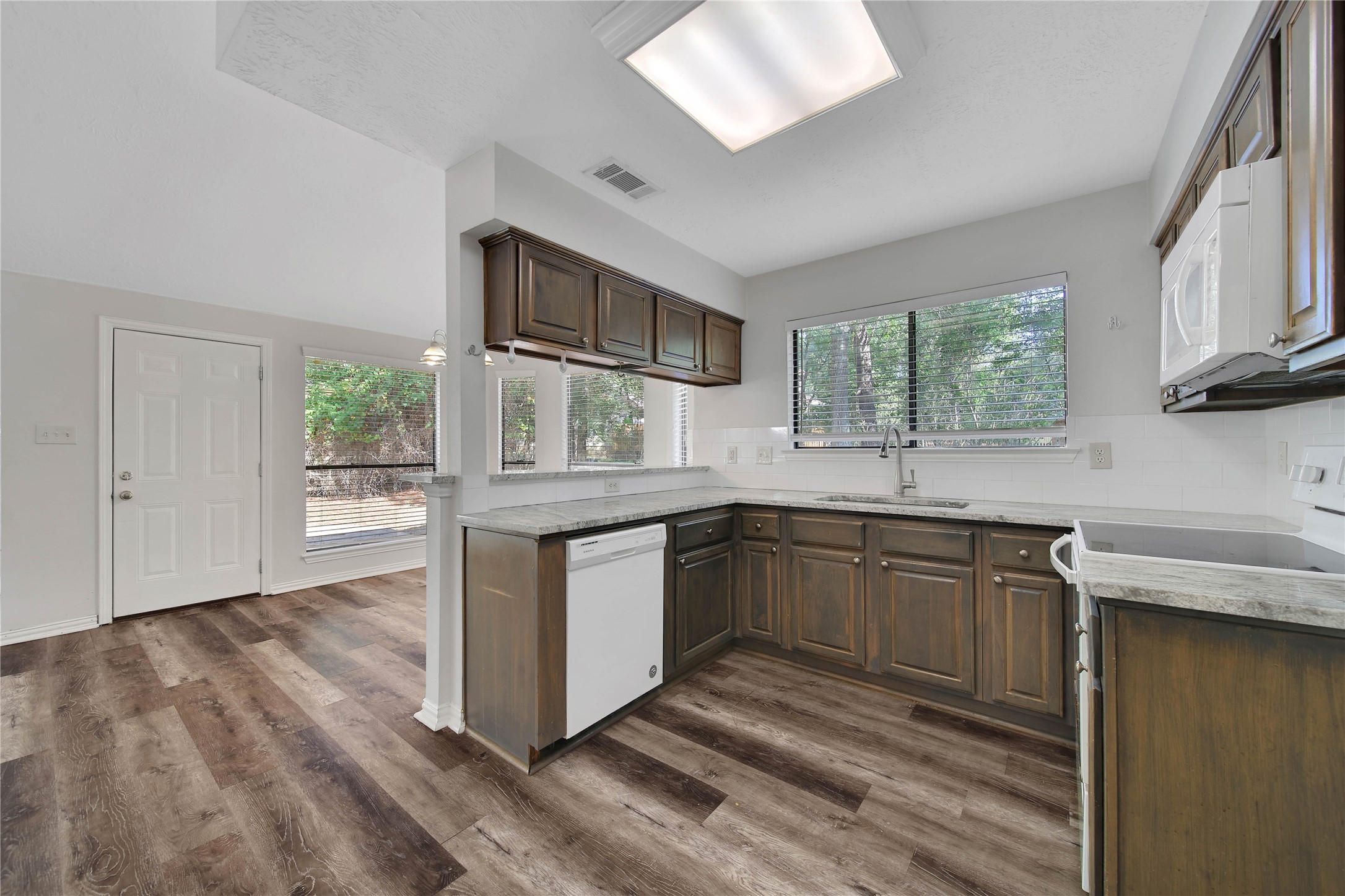 11334 Twain Drive Property Photo 15