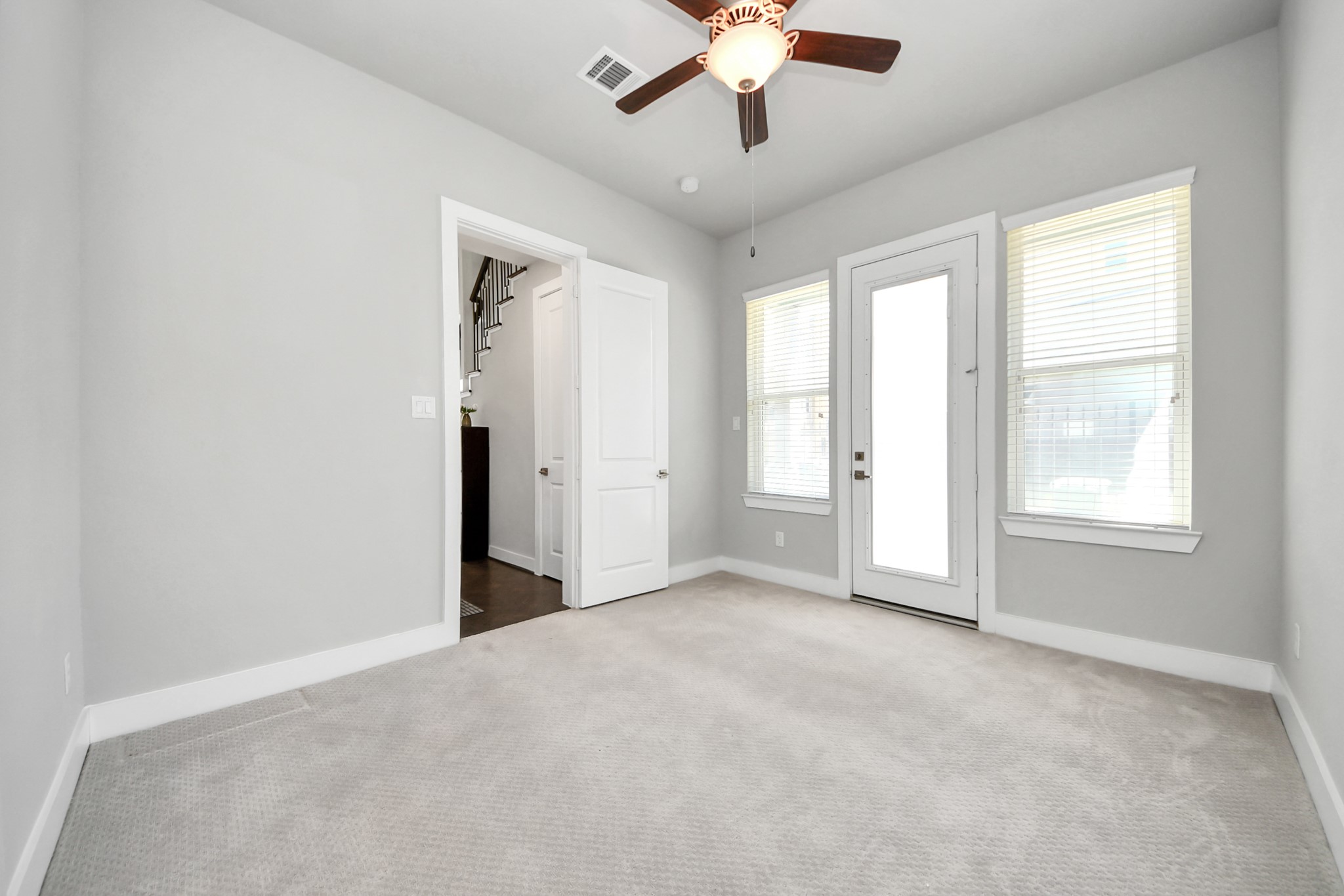 5720 Petty Street Property Photo 6