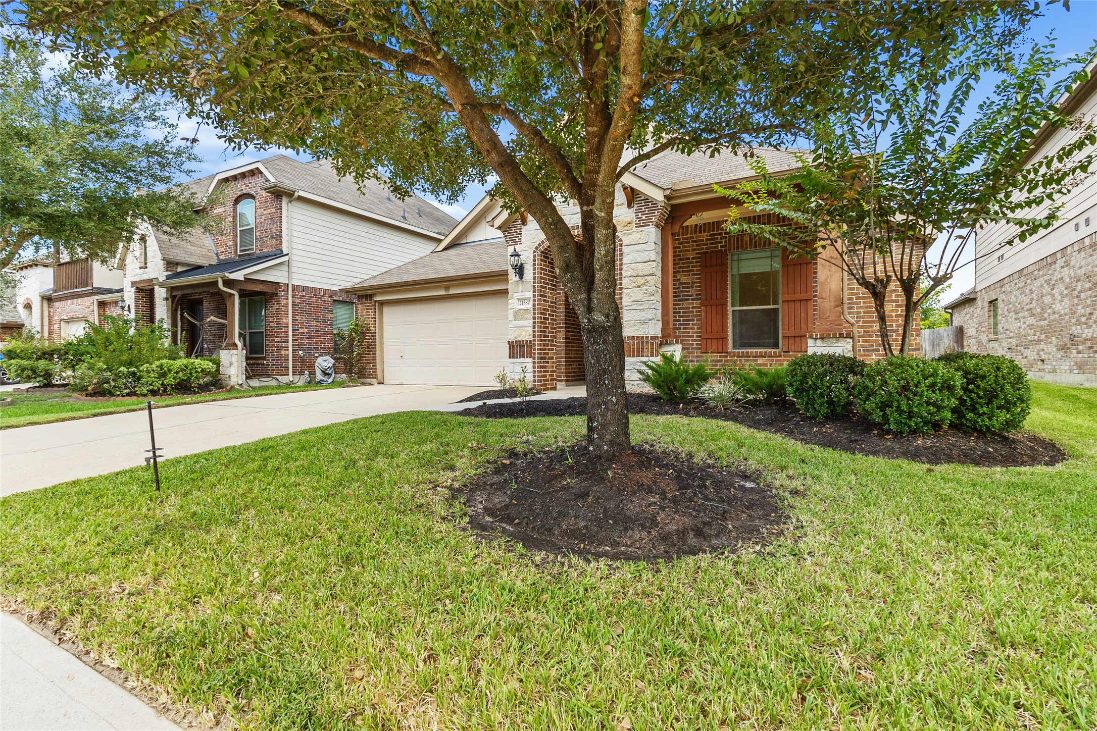 21380 Kings Guild Lane Property Photo 2