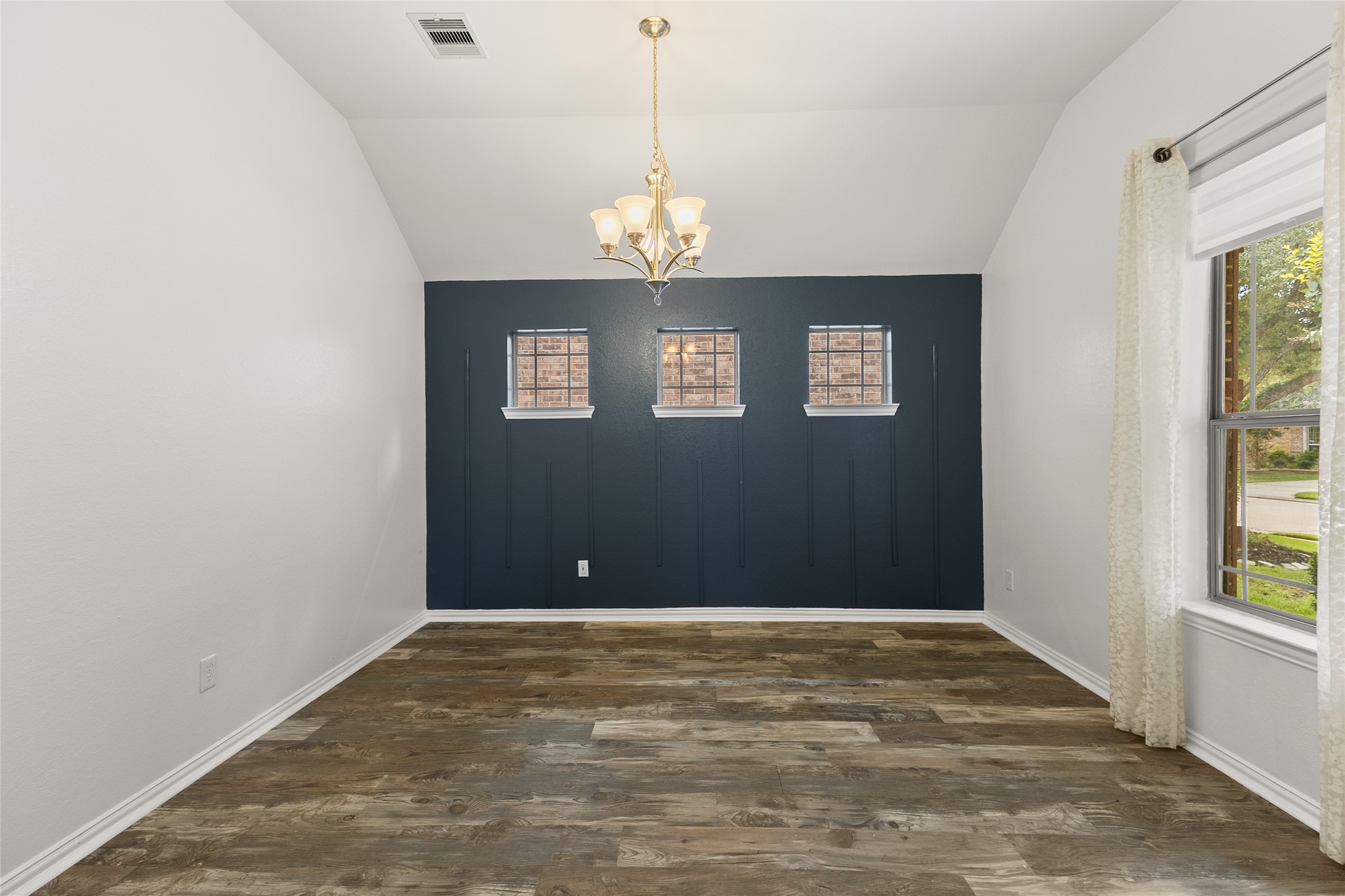 21380 Kings Guild Lane Property Photo 5