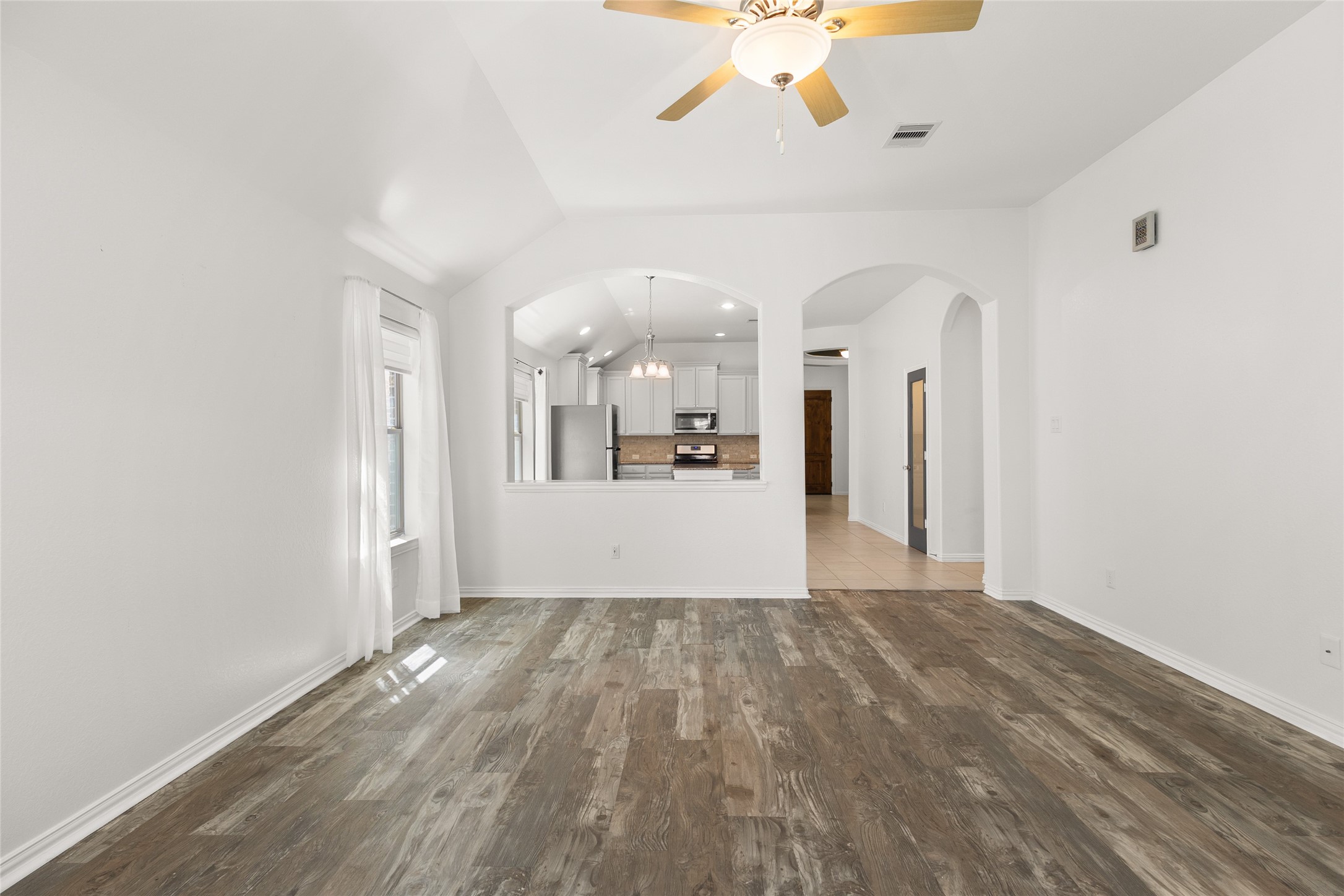 21380 Kings Guild Lane Property Photo 13