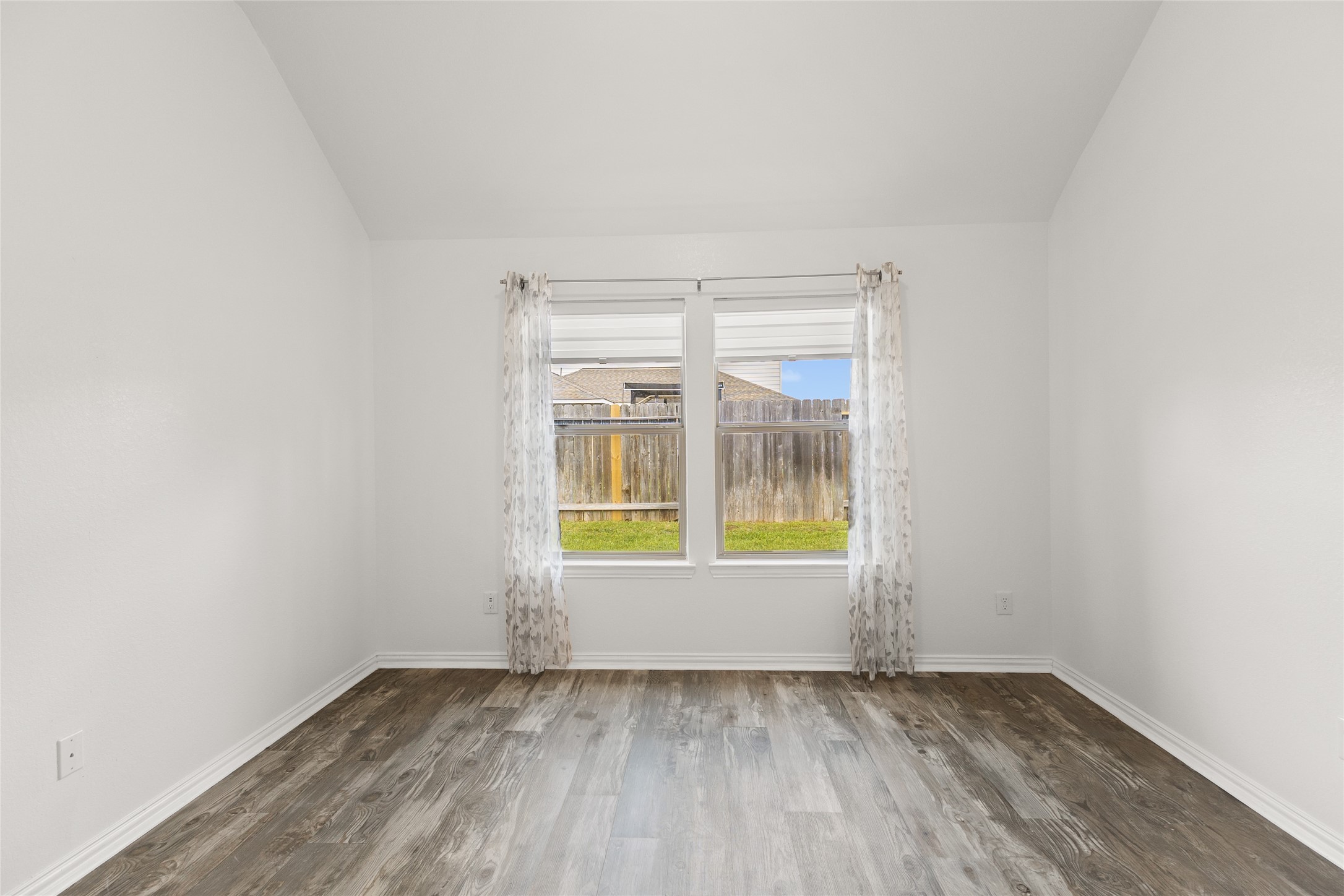 21380 Kings Guild Lane Property Photo 19