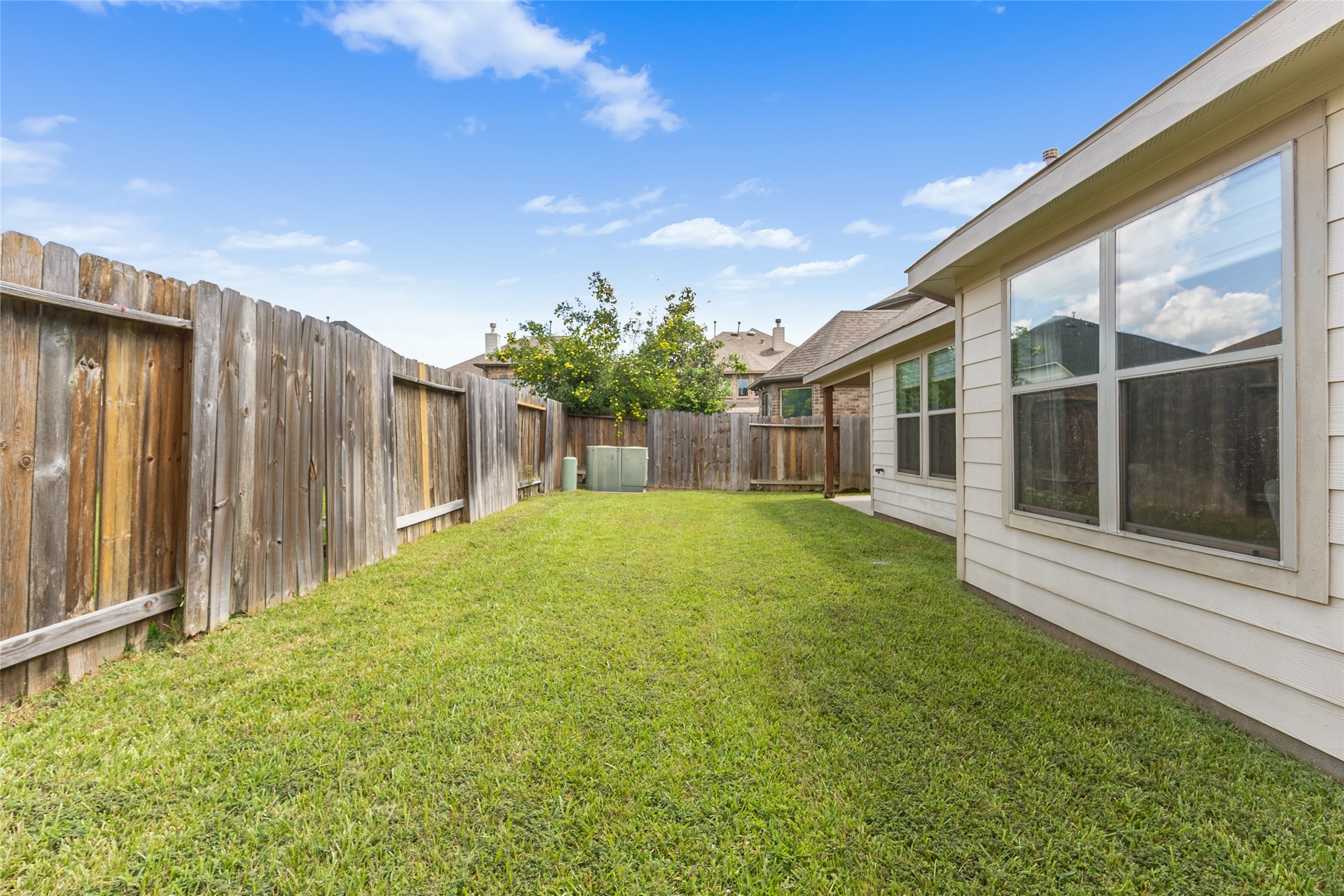 21380 Kings Guild Lane Property Photo 26