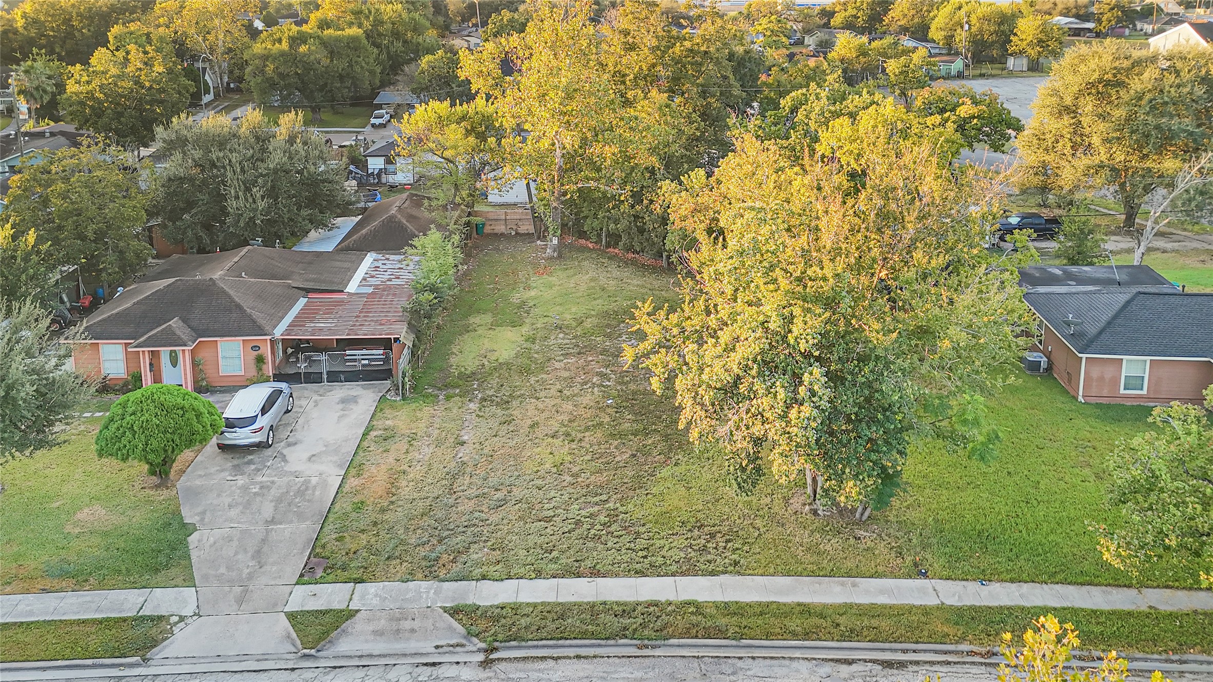 1406 Lawrence Avenue Property Photo 1