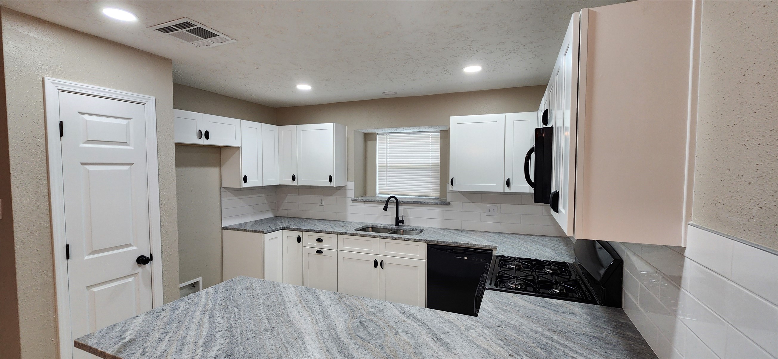 128 Lasso Street Property Photo 14