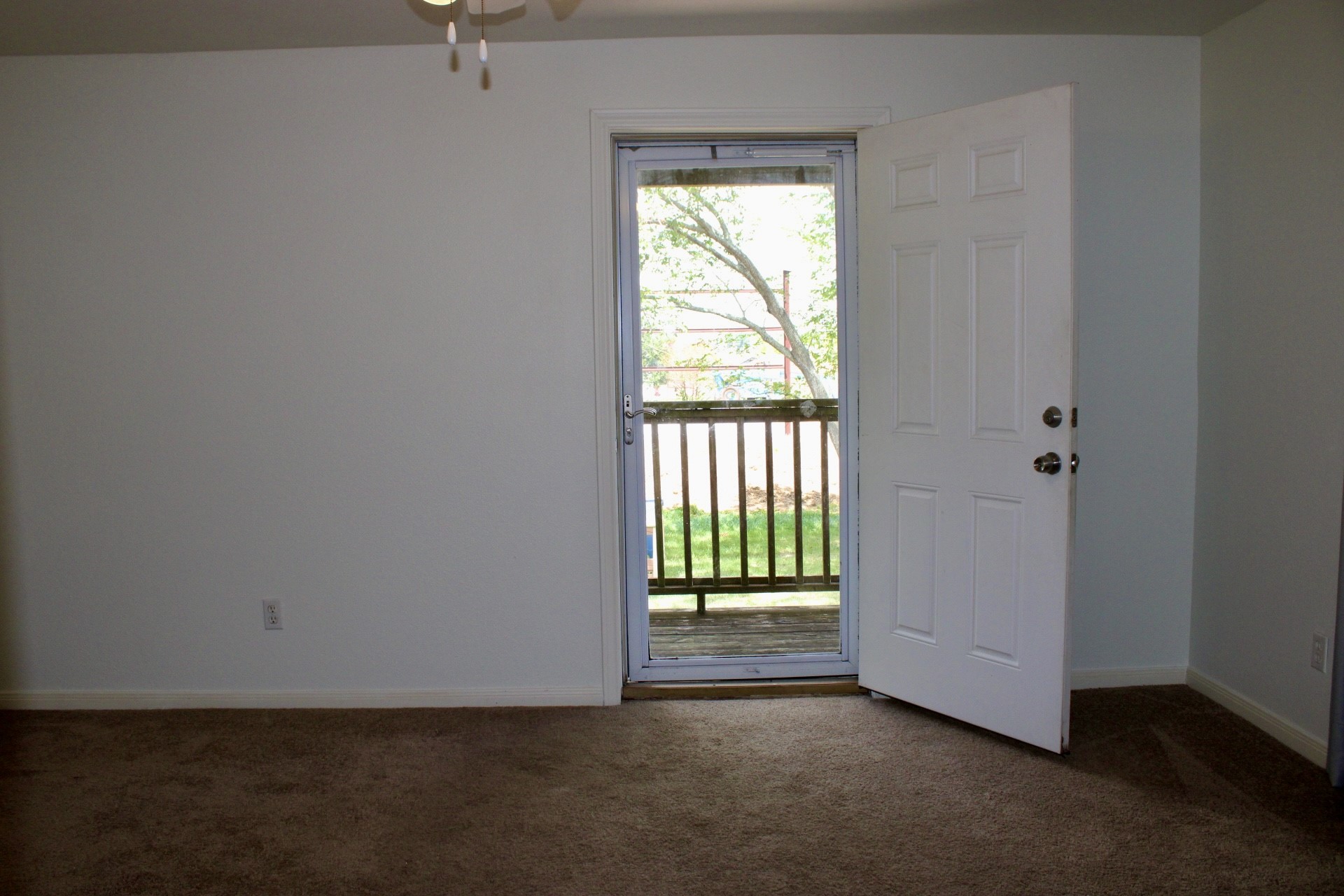 219 W 5th Street Property Photo 7