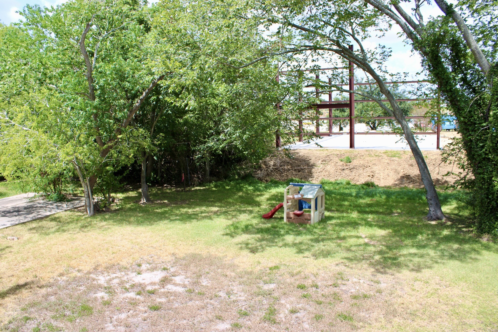 219 W 5th Street Property Photo 13