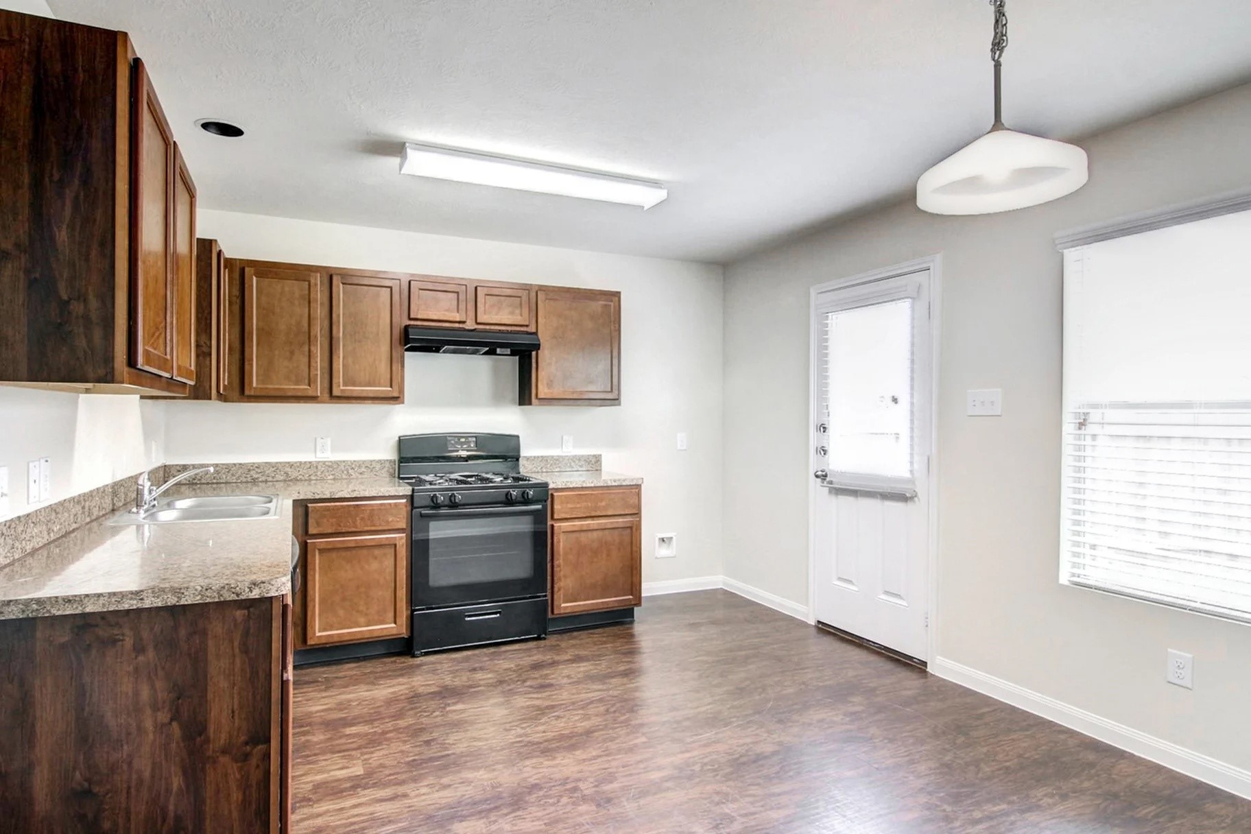5627 Post Oak Manor Drive Property Photo 2
