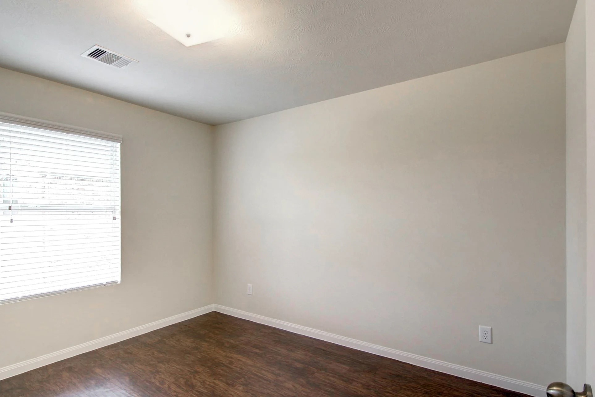 5627 Post Oak Manor Drive Property Photo 9