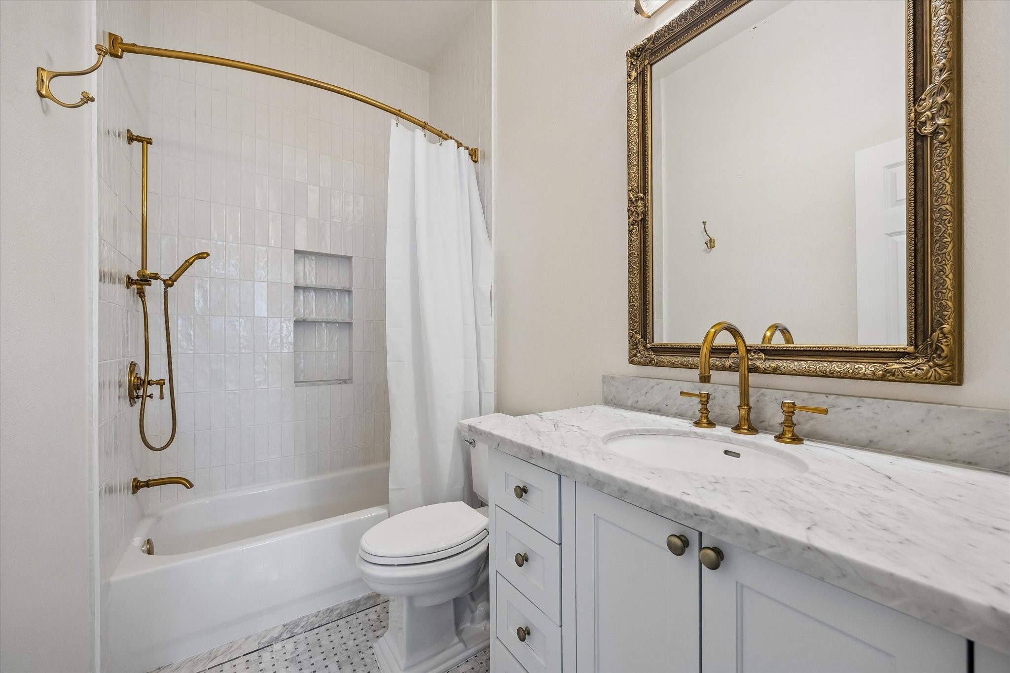6513 Taggart Street B Property Photo 21