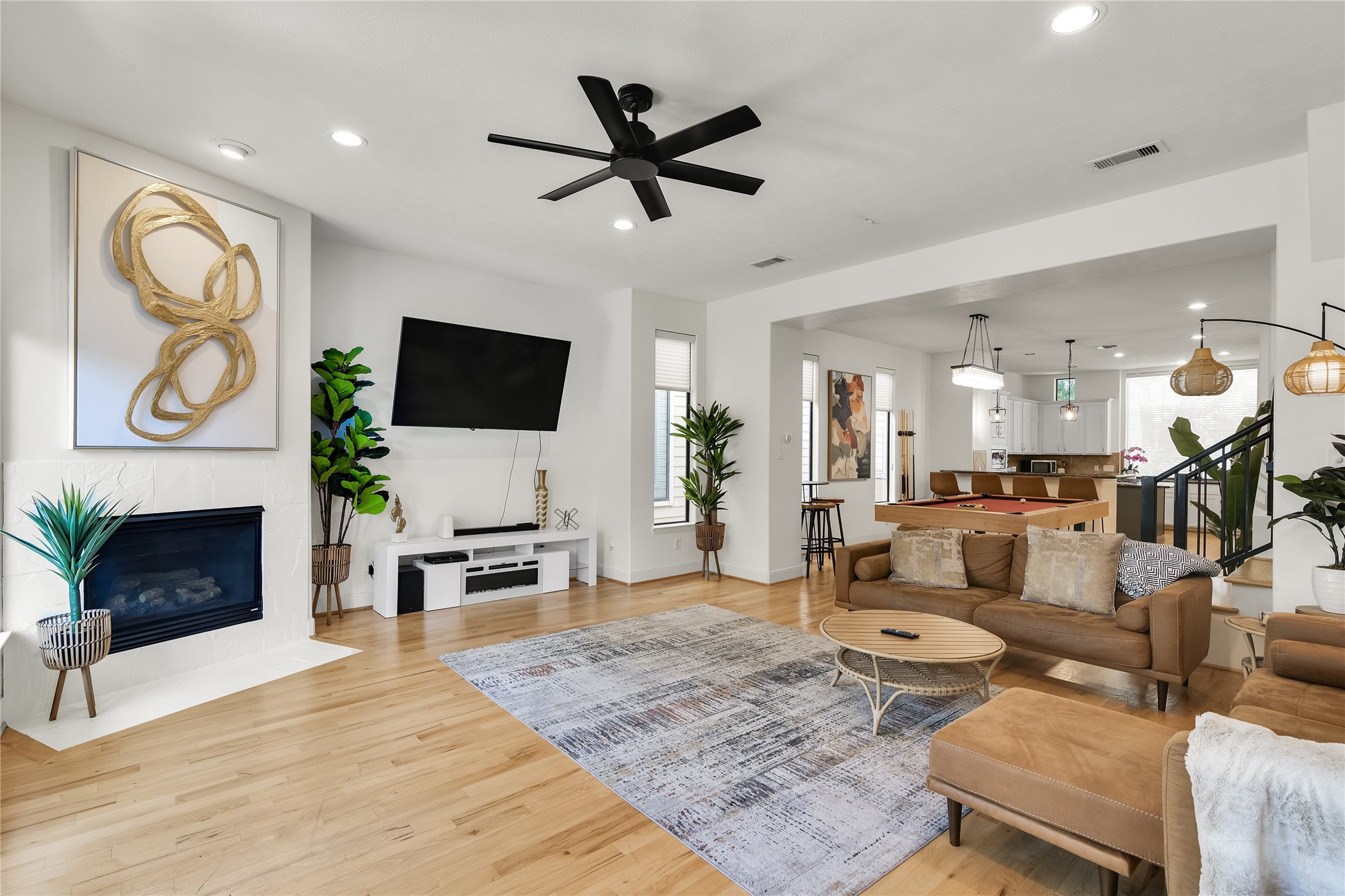 5213 Lillian Street Property Photo