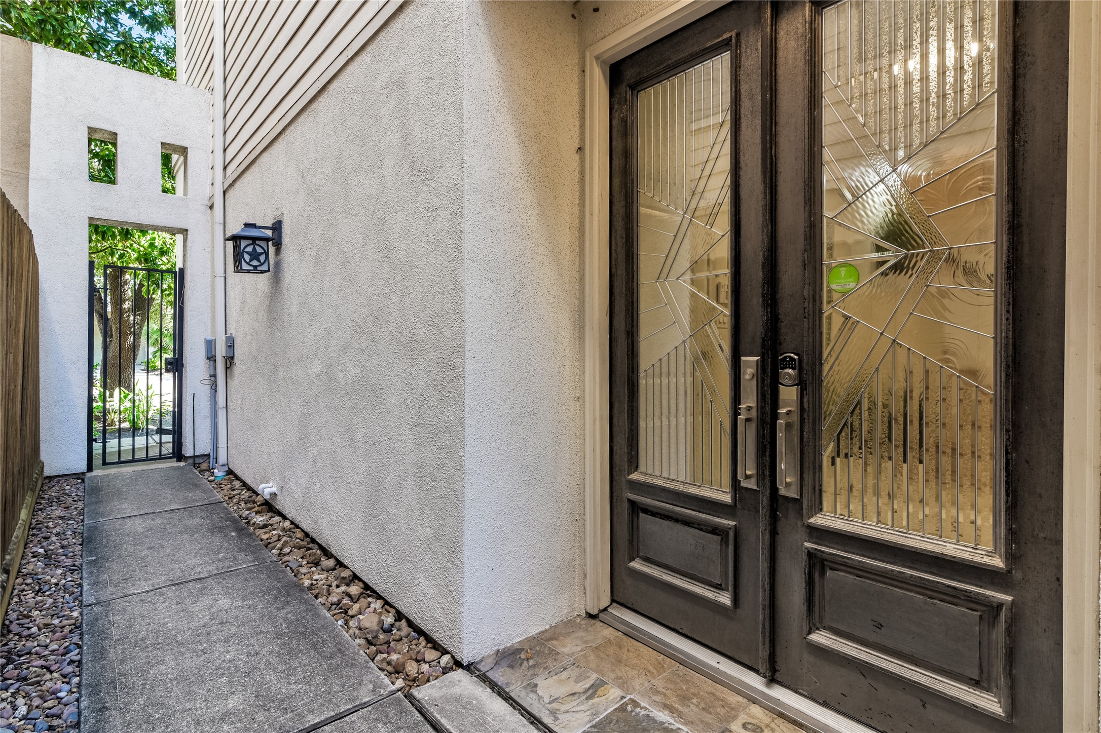 5213 Lillian Street Property Photo 4