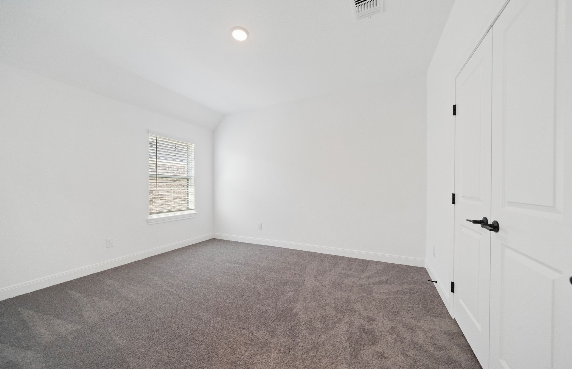 6107 Lush Pasture Lane Property Photo 5