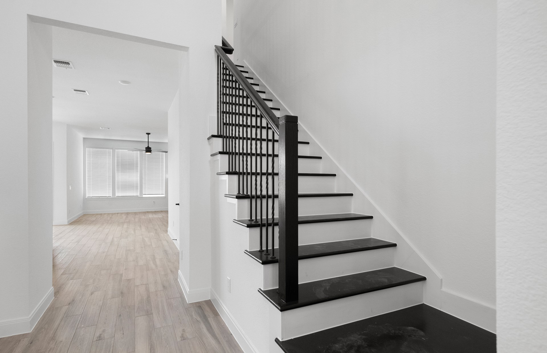 6107 Lush Pasture Lane Property Photo 11