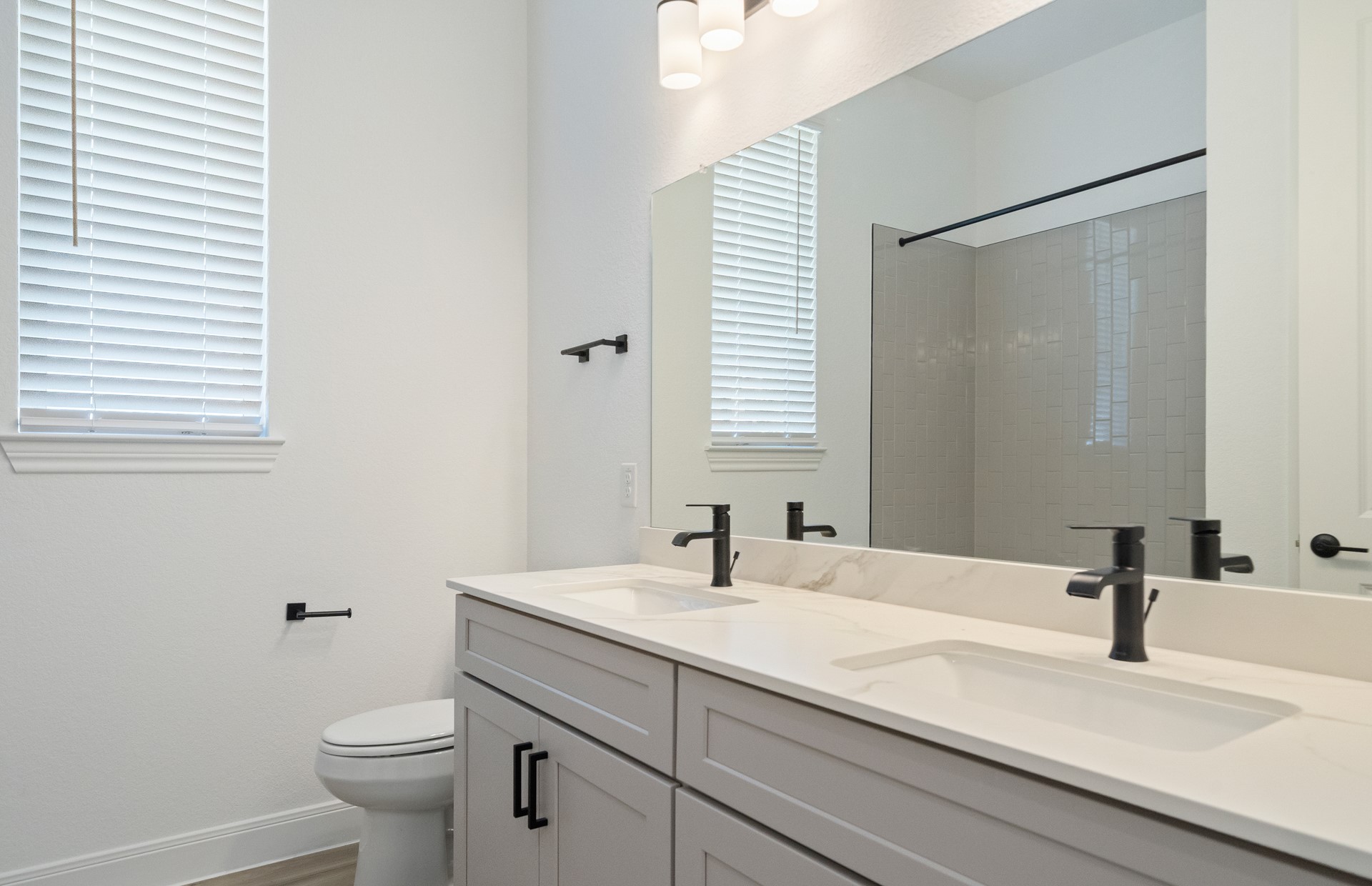 6107 Lush Pasture Lane Property Photo 14