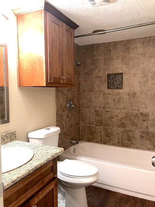 1008 N Houston Avenue Property Photo 3
