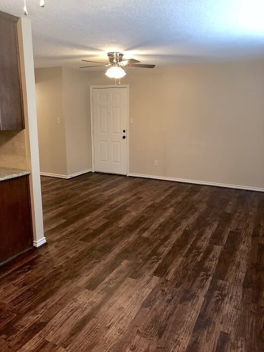 1008 N Houston Avenue Property Photo 5