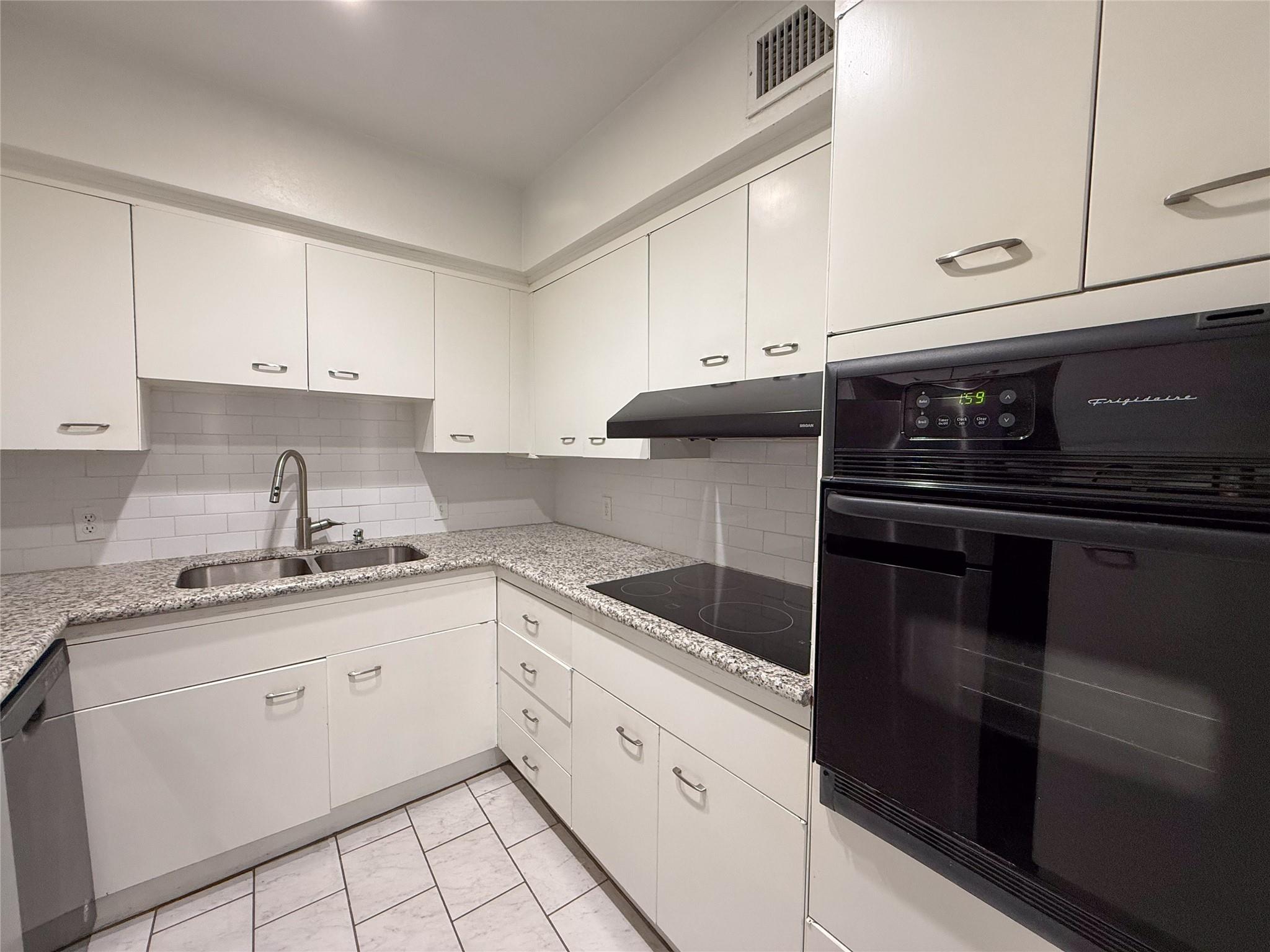 2600 Bellefontaine Street # A25, Houston Tx 77025 Property Photo 8