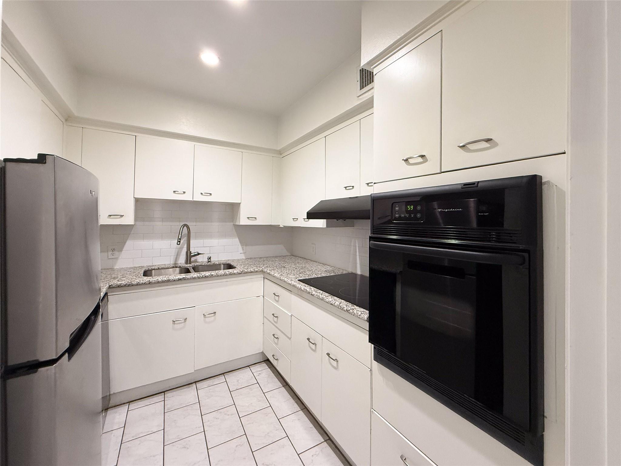 2600 Bellefontaine Street # A25, Houston Tx 77025 Property Photo 9