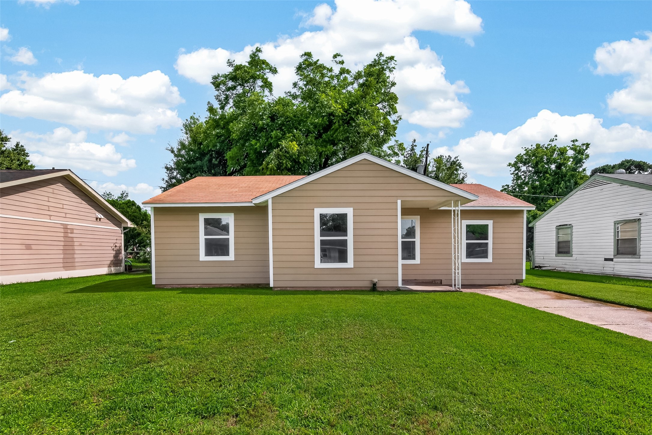 3922 Alsace Street Property Photo 1