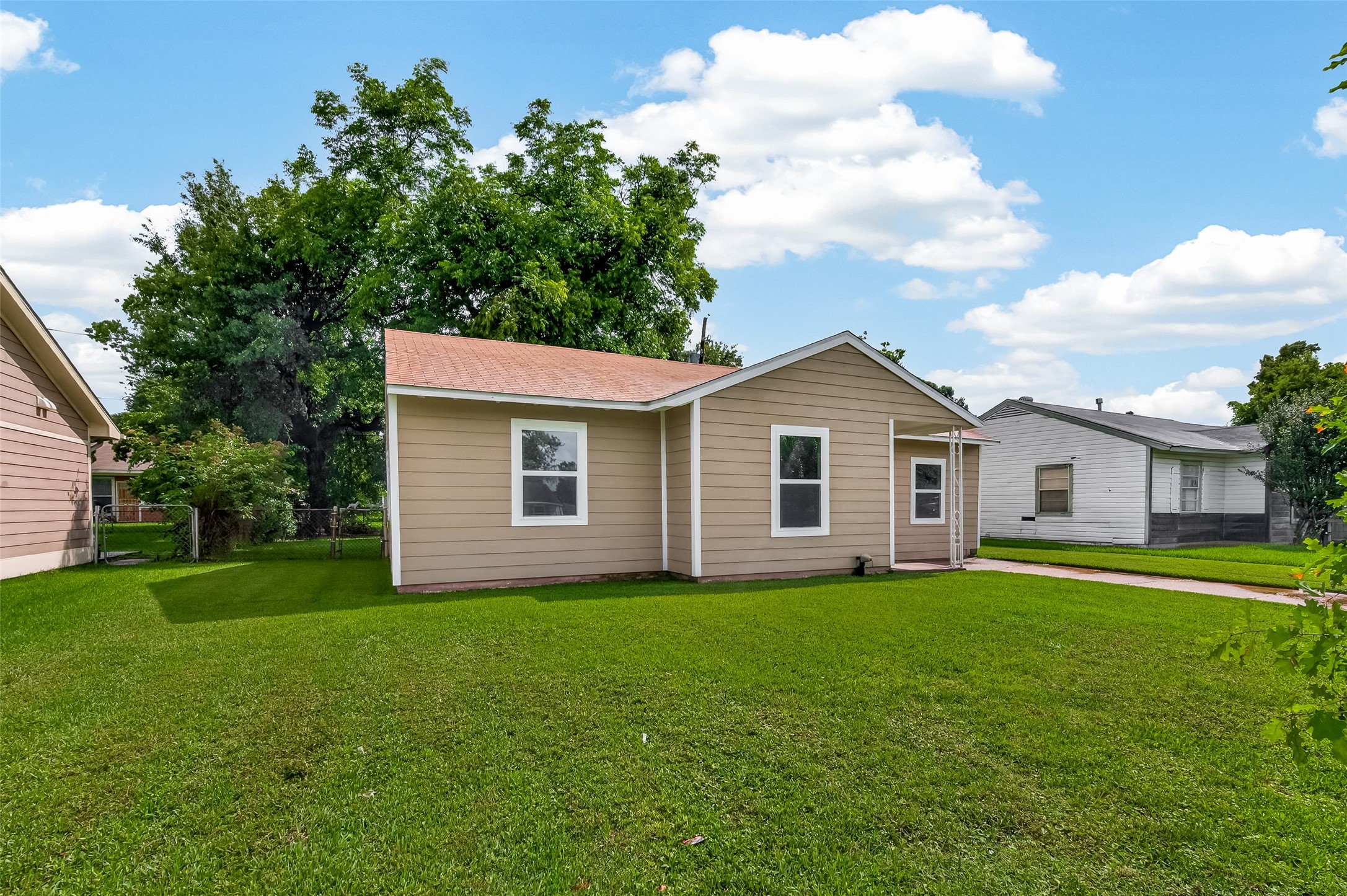 3922 Alsace Street Property Photo 2