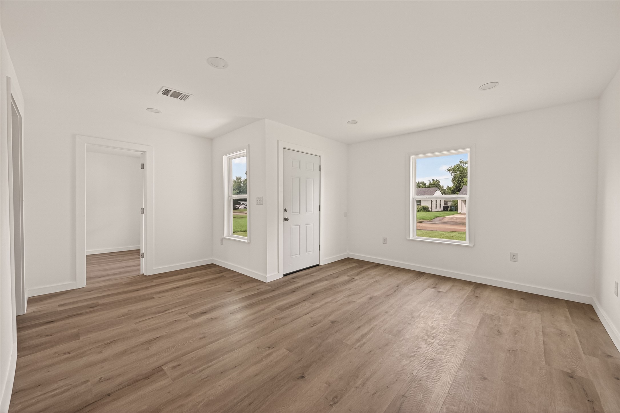 3922 Alsace Street Property Photo 7