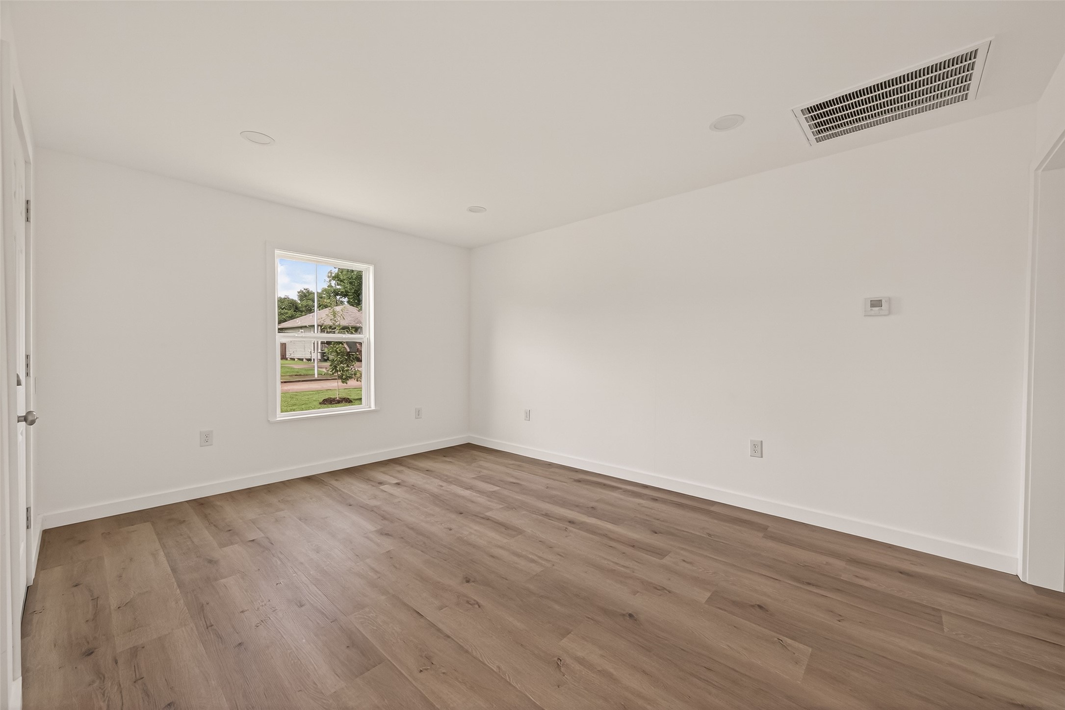 3922 Alsace Street Property Photo 8