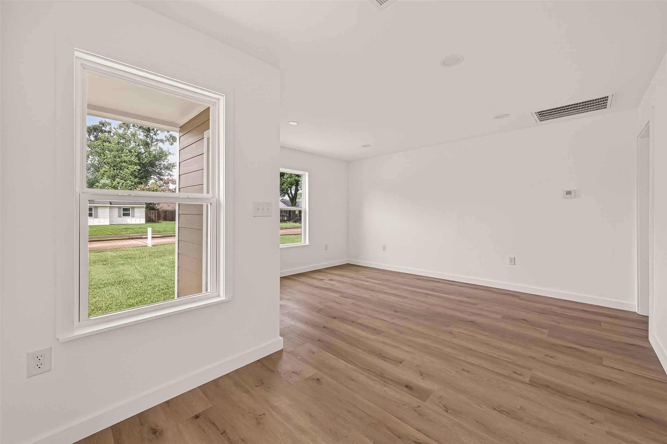 3922 Alsace Street Property Photo 9