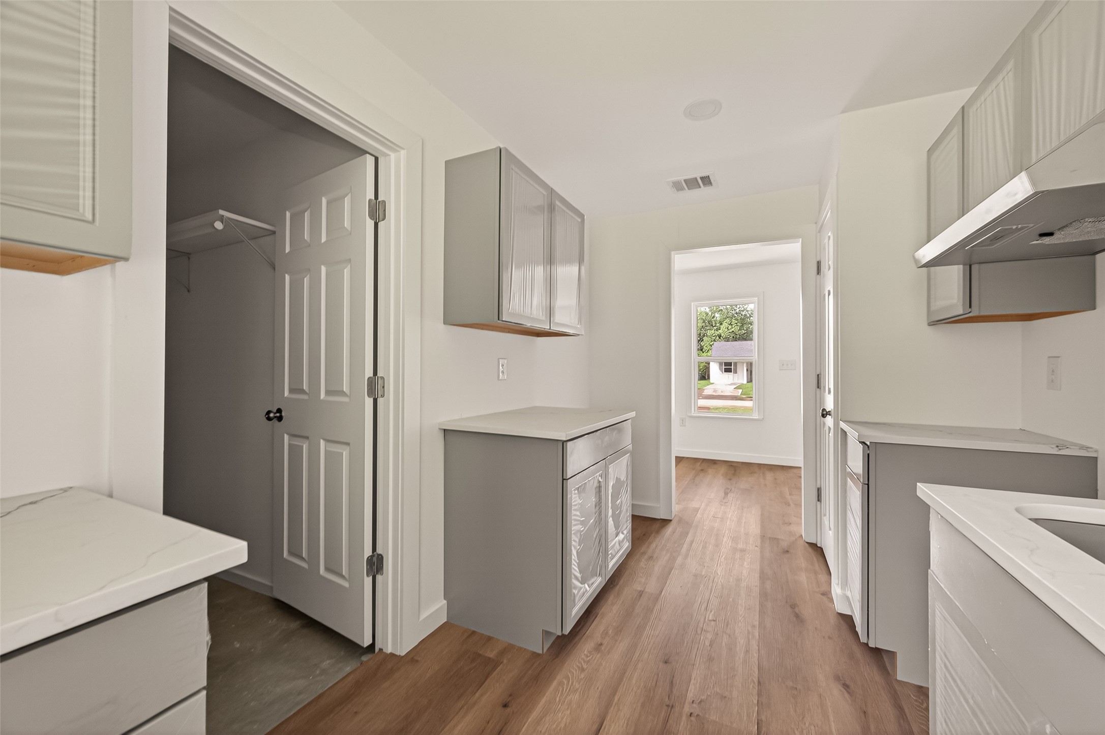 3922 Alsace Street Property Photo 12