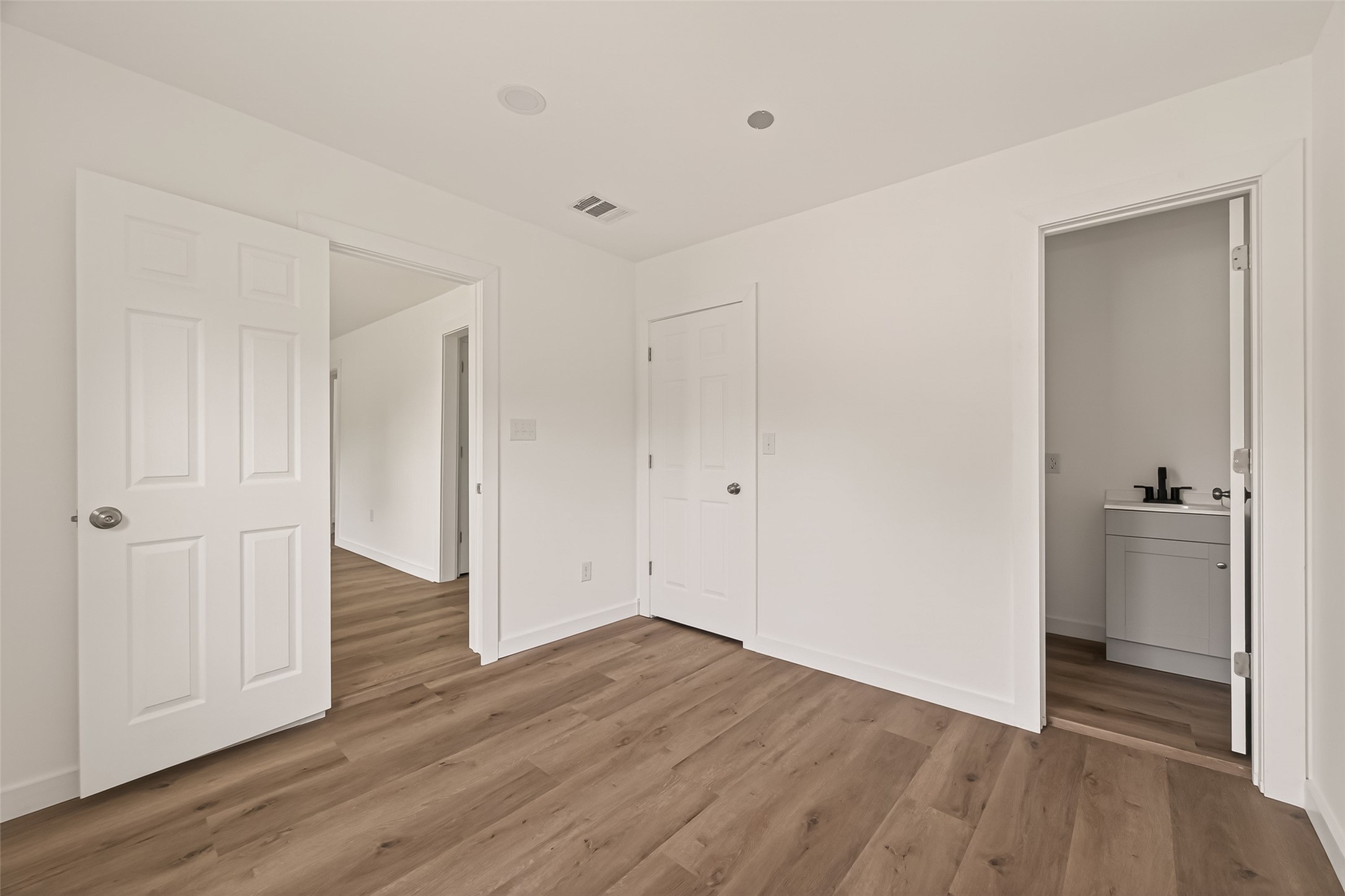 3922 Alsace Street Property Photo 16