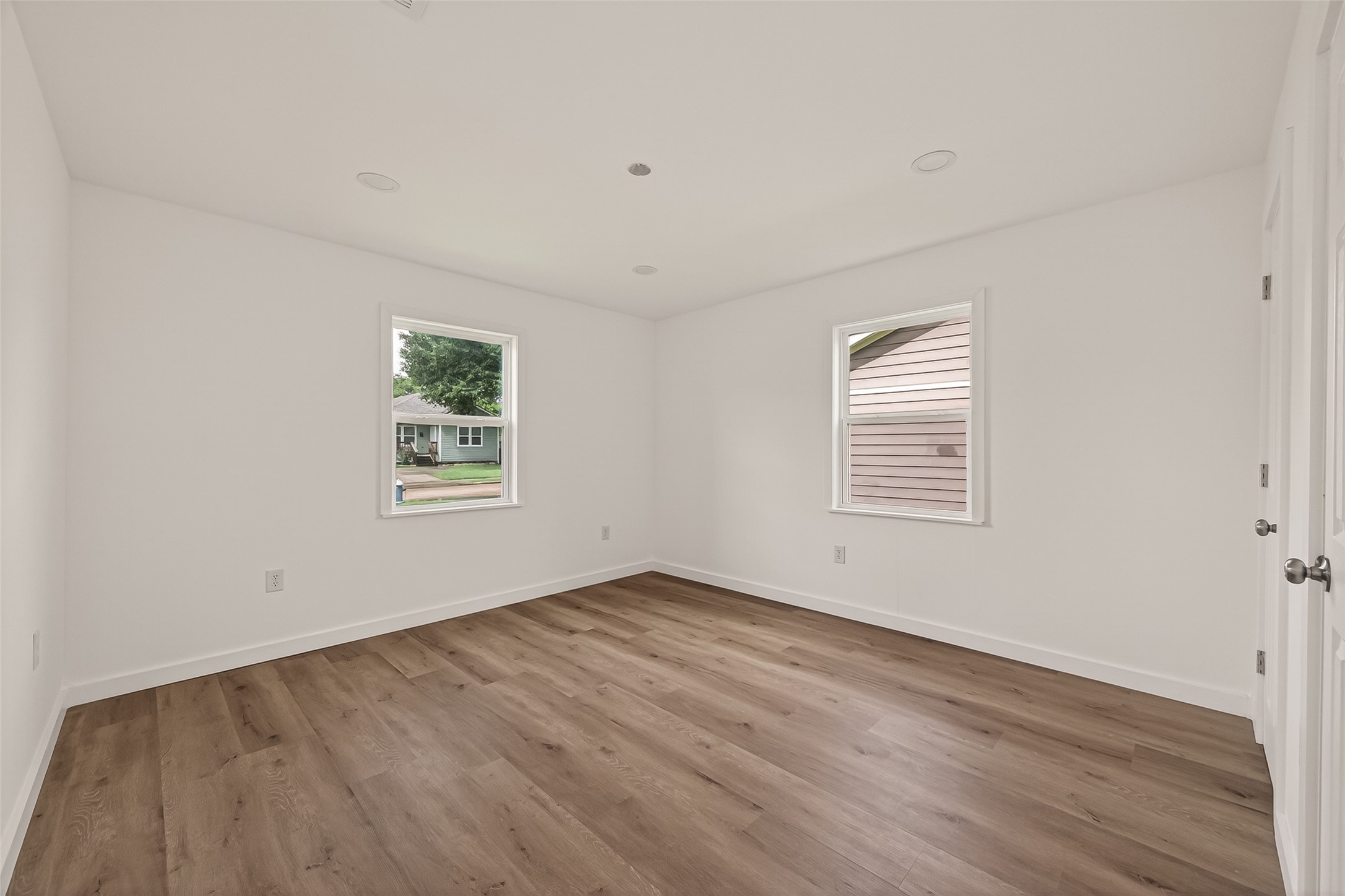 3922 Alsace Street Property Photo 20