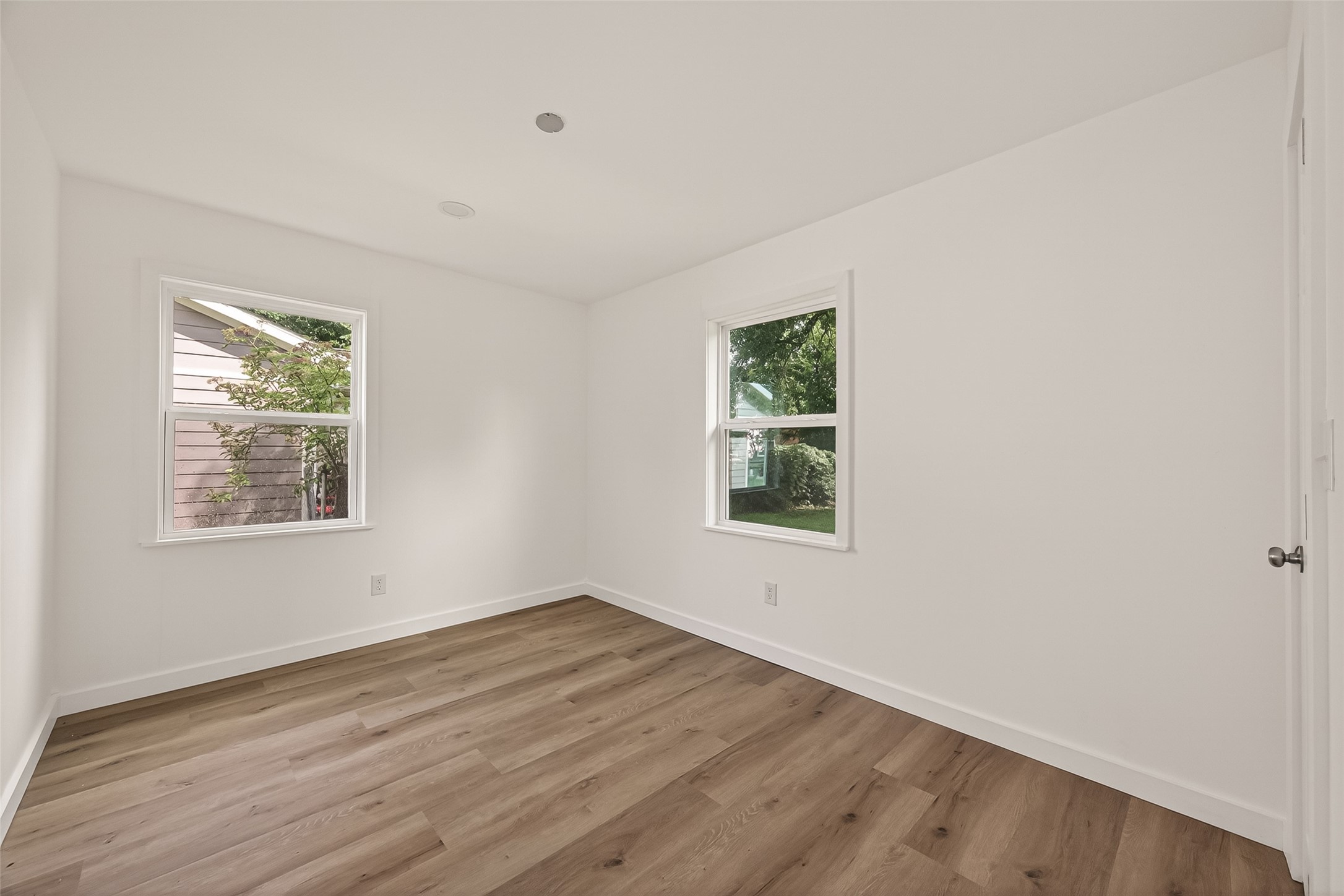 3922 Alsace Street Property Photo 23