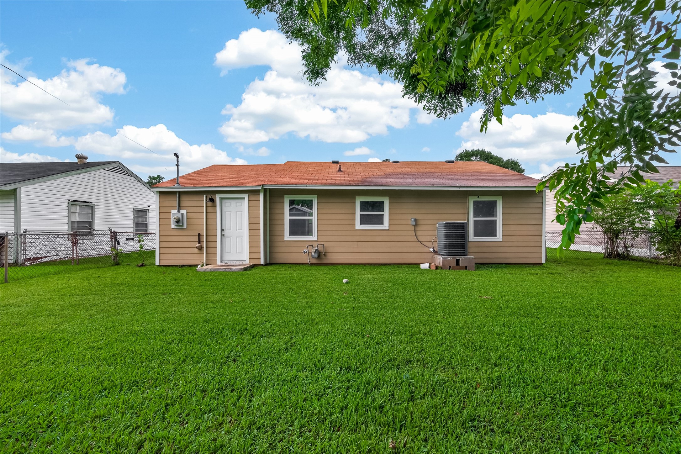 3922 Alsace Street Property Photo 30