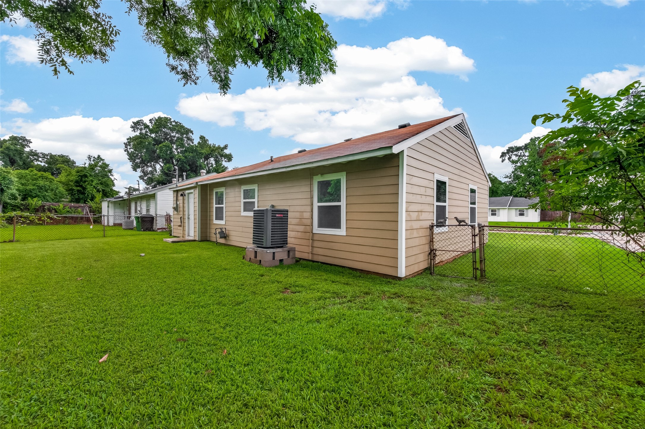 3922 Alsace Street Property Photo 31