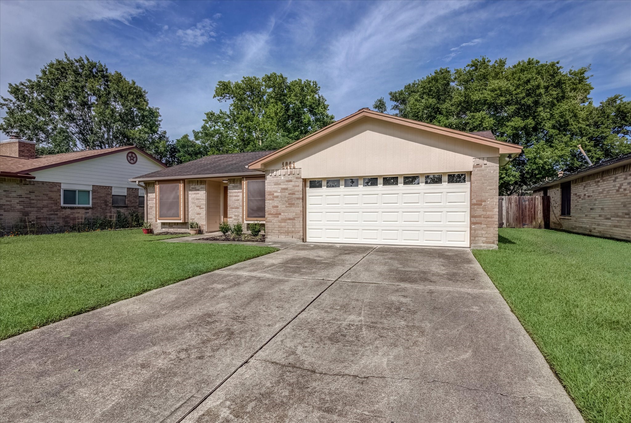 1041 Crossing Road