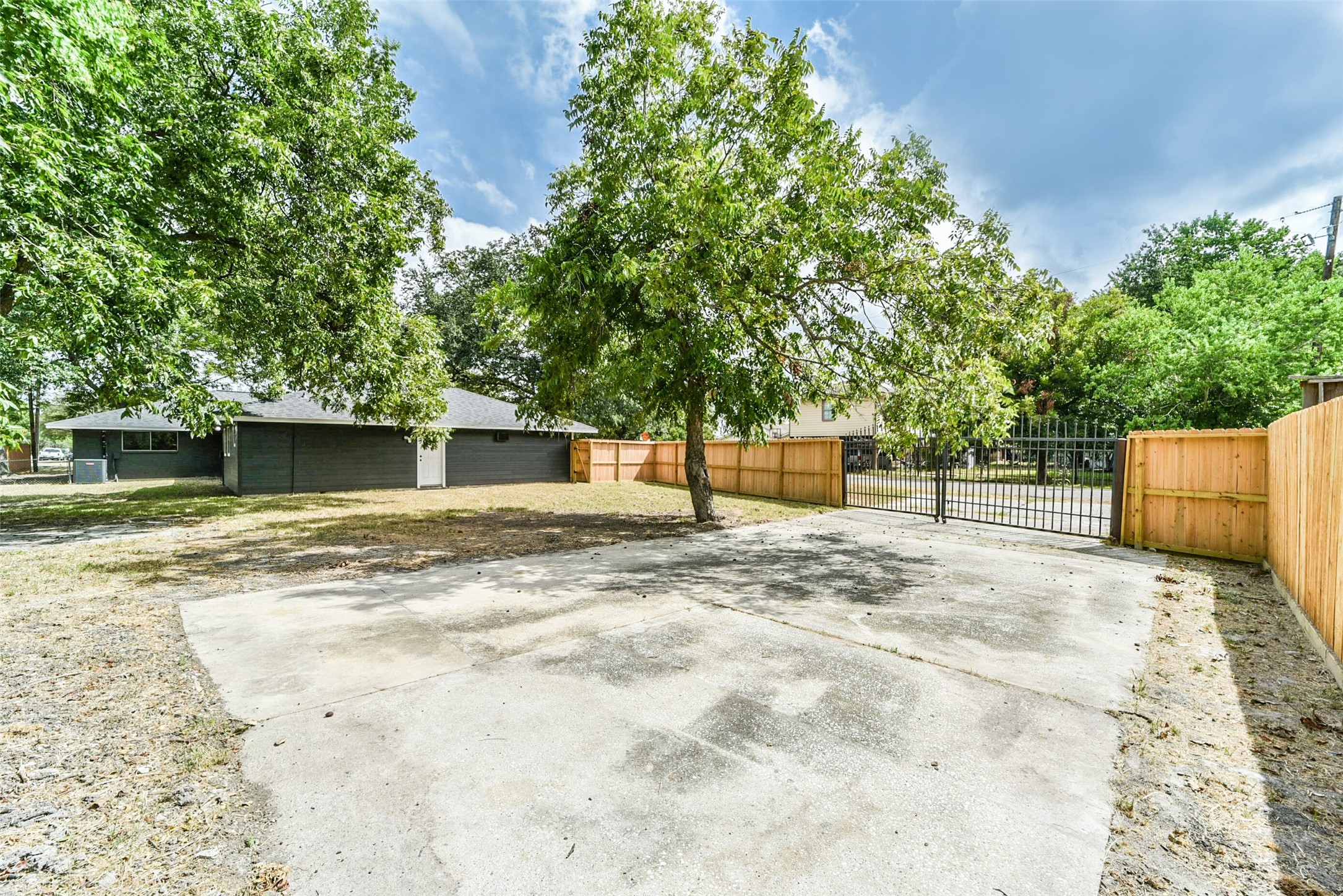 318 E Mitchell Road Property Photo 40