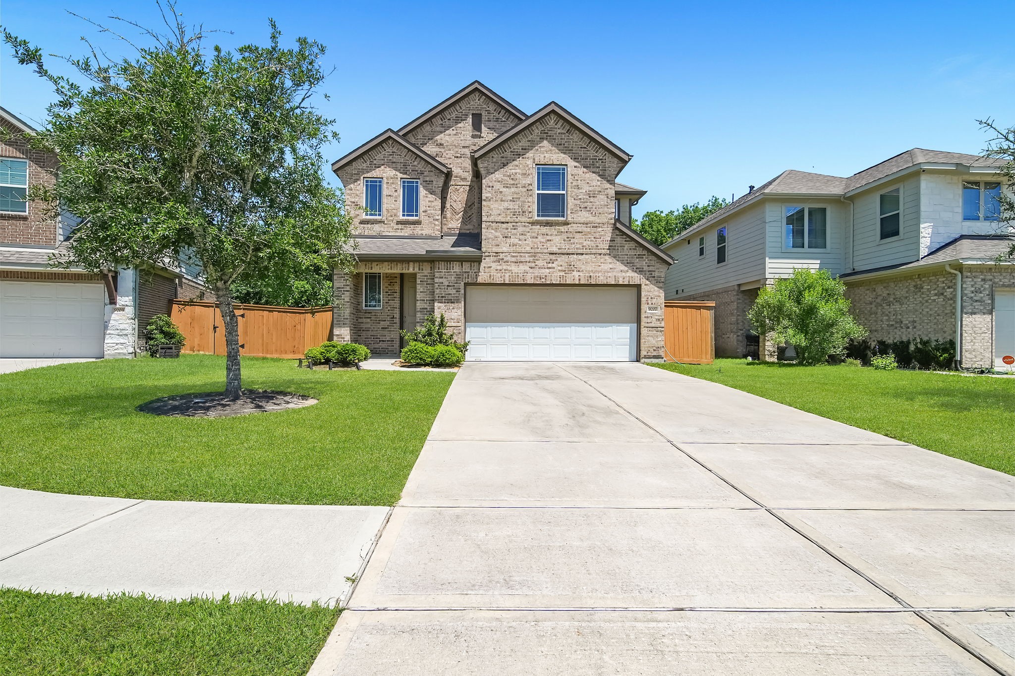 9207 Coleridge Drive Property Photo 1
