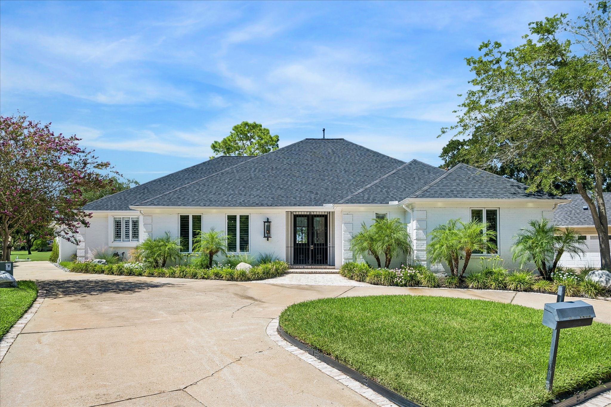 1326 Sugar Creek Boulevard Property Photo 1