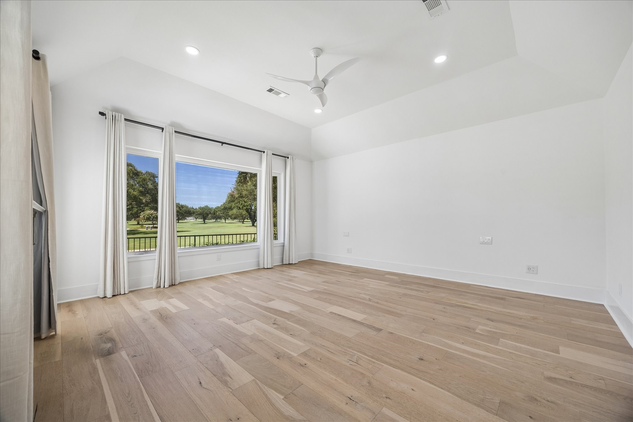 1326 Sugar Creek Boulevard Property Photo 18