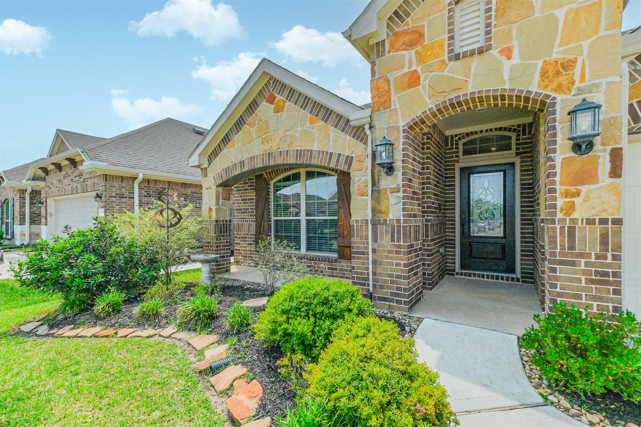 18826 Rosewood Terrace Drive Property Photo 1