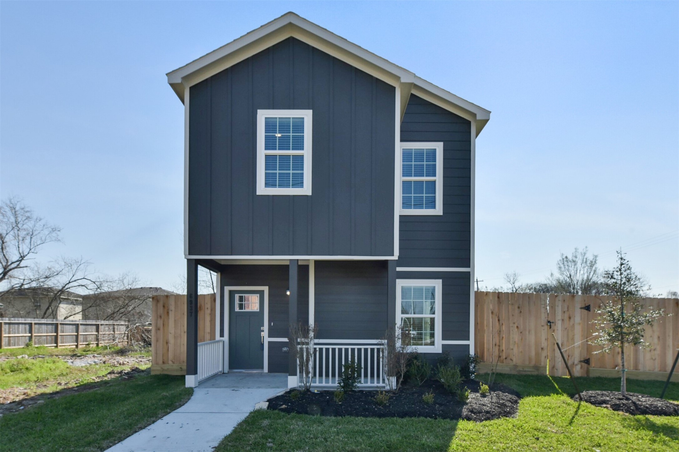 6937 New York Street Property Photo 2