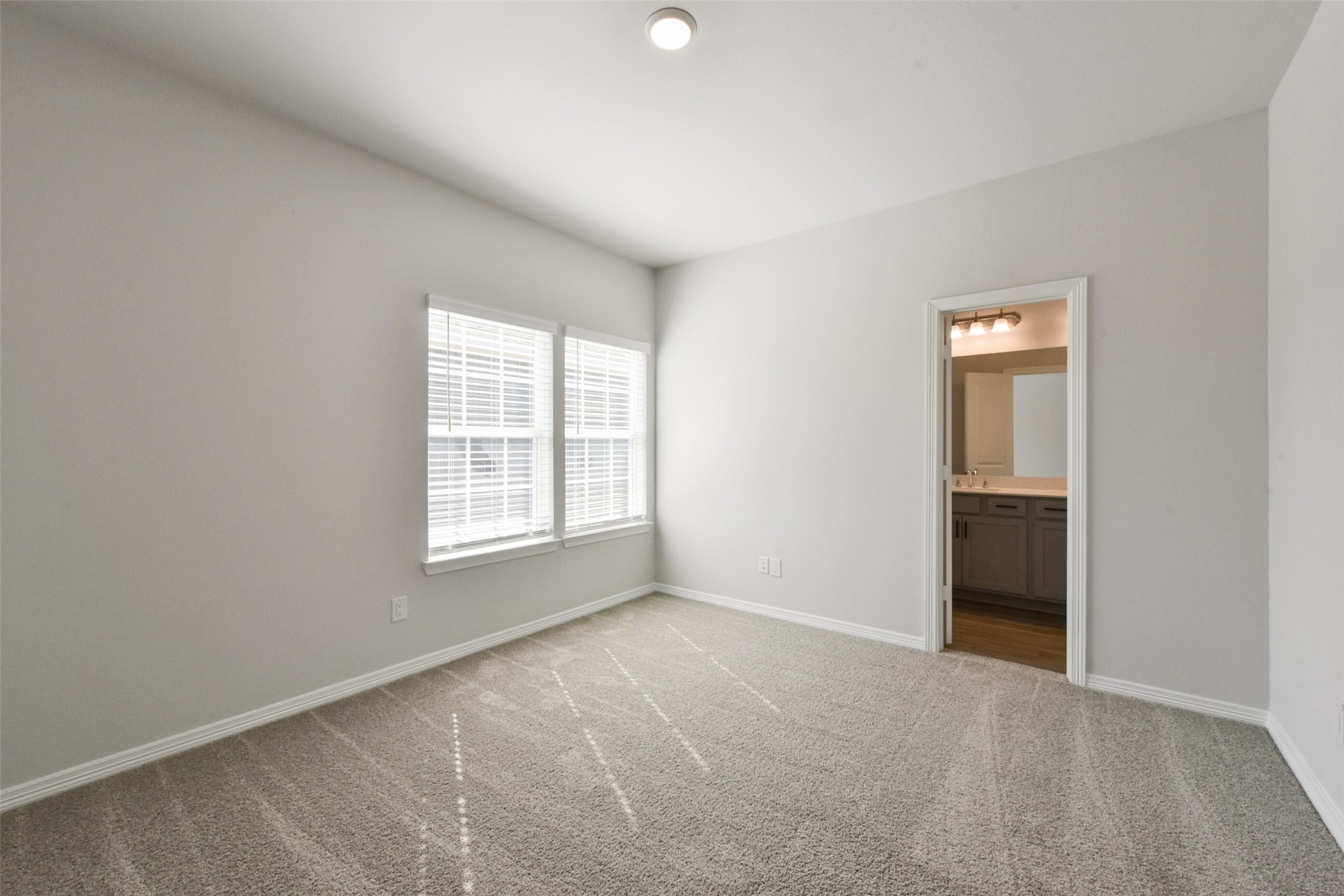 6937 New York Street Property Photo 13
