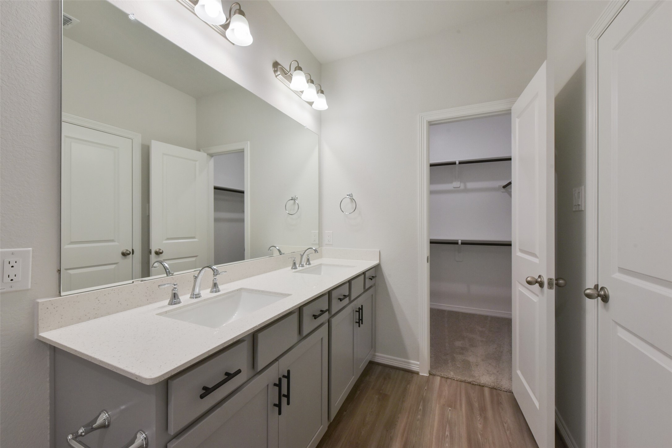 6937 New York Street Property Photo 16
