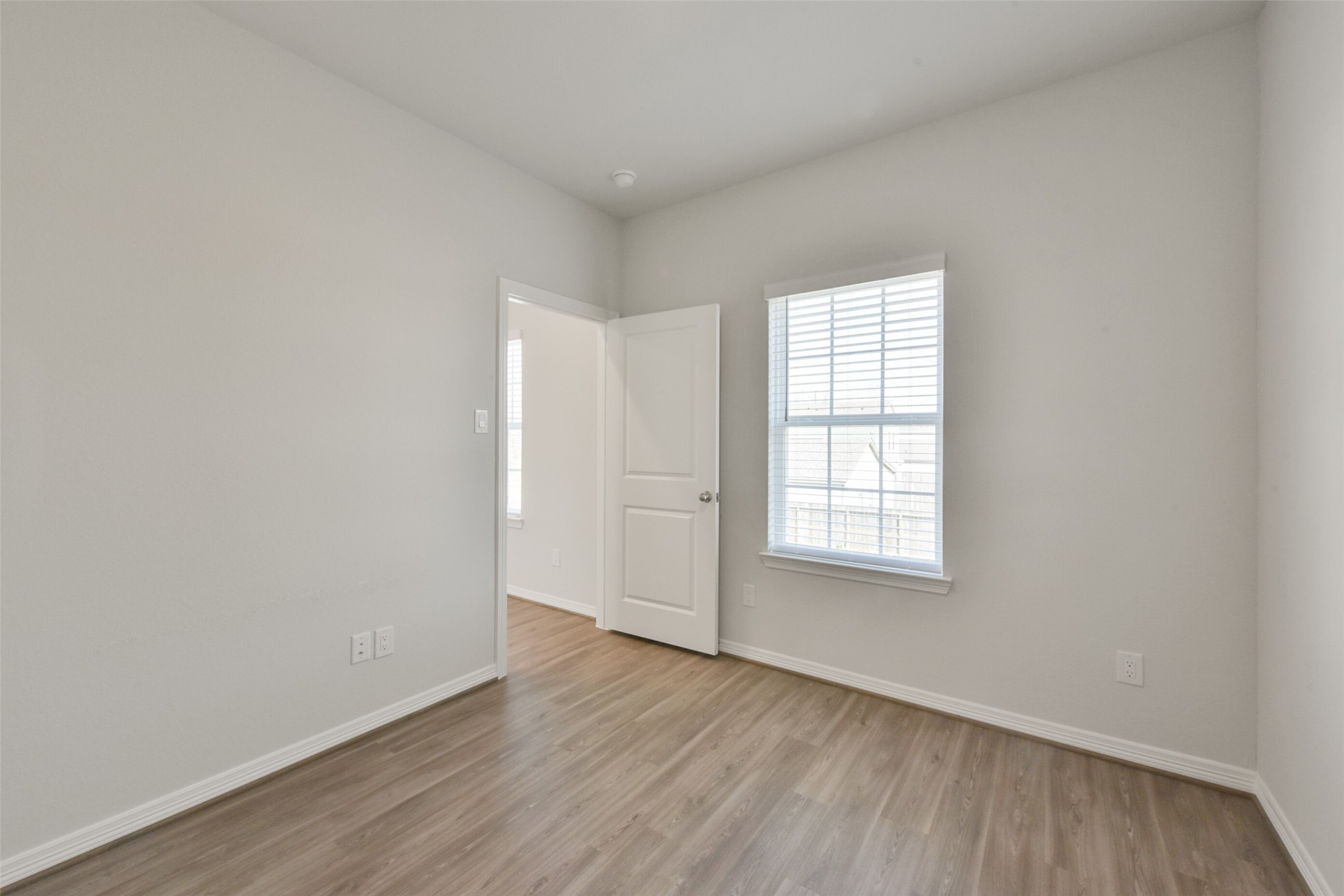 6937 New York Street Property Photo 32