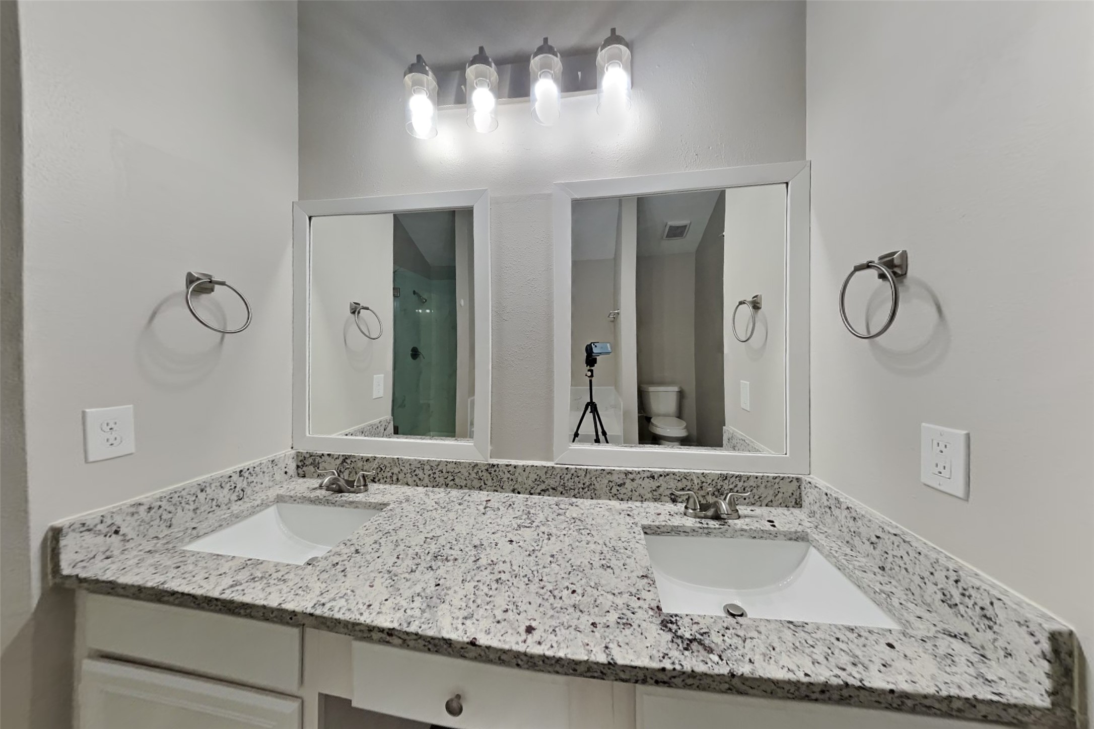 20423 Drakewood Drive Property Photo 10