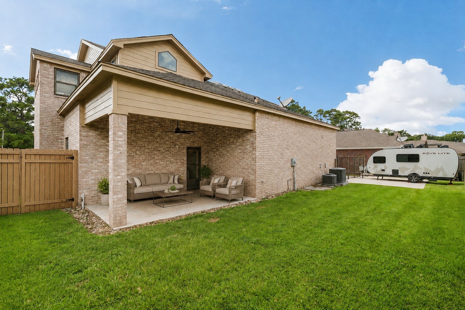 12604 Pegasus Drive Property Photo 38